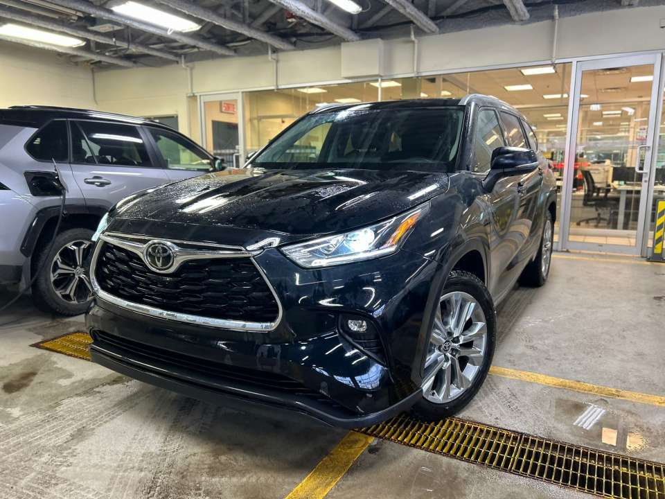 2023 Toyota Highlander Limited AWD 2.4L + CUIR + TOIT OUVRANT  ***WILL PA