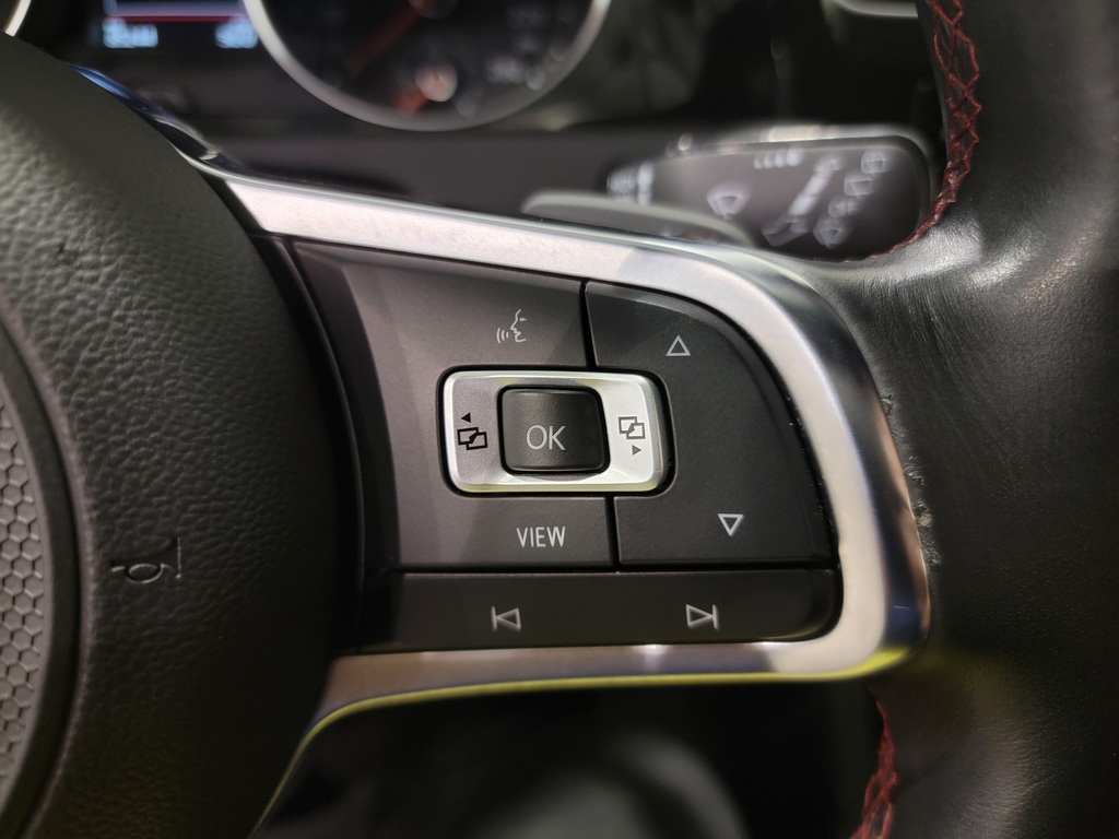 Volkswagen Golf GTI 2019 Air conditioner, Electric mirrors, Electric windows, Heated seats, Electric lock, Speed regulator, Bluetooth, rear-view camera, Steering wheel radio controls