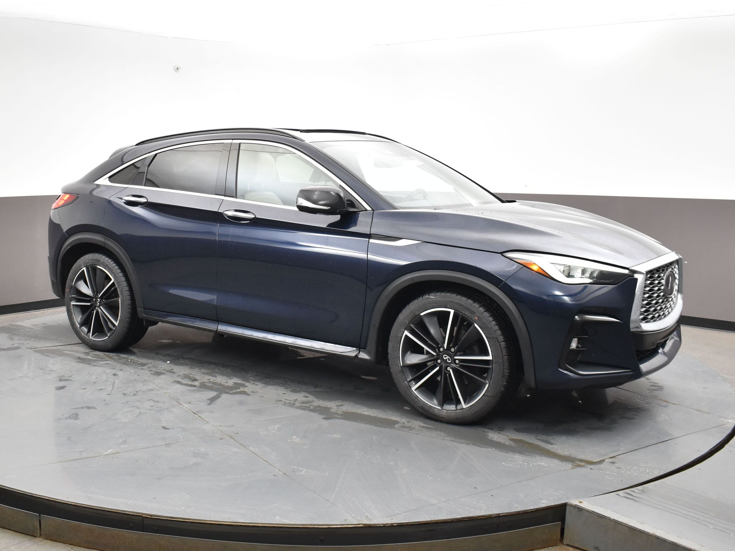 2022 Infiniti QX55 Essential package with Leather, Navigation , 360 C