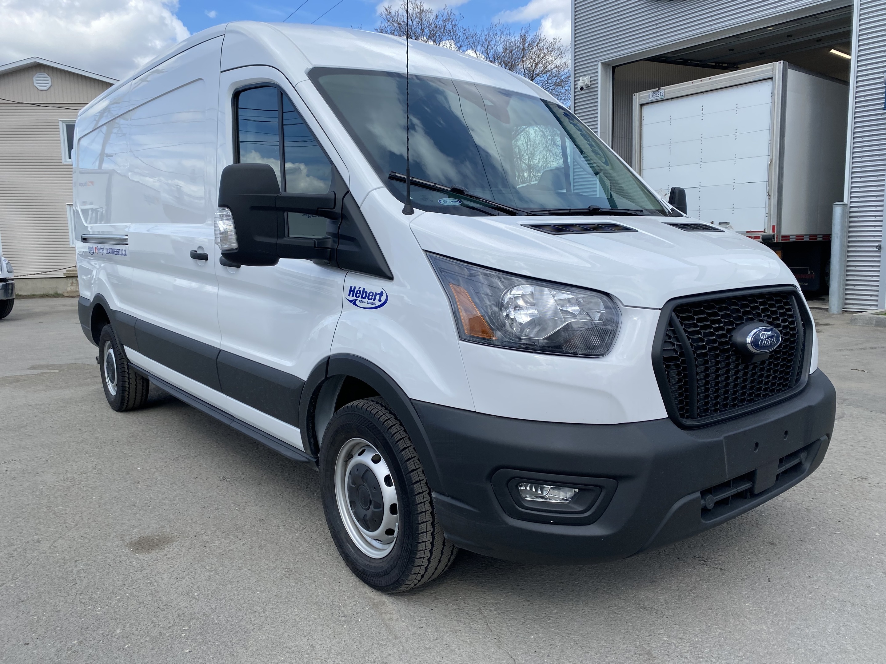 2021 Ford Transit Cargo Van T-250 PA toit moyen 148 po