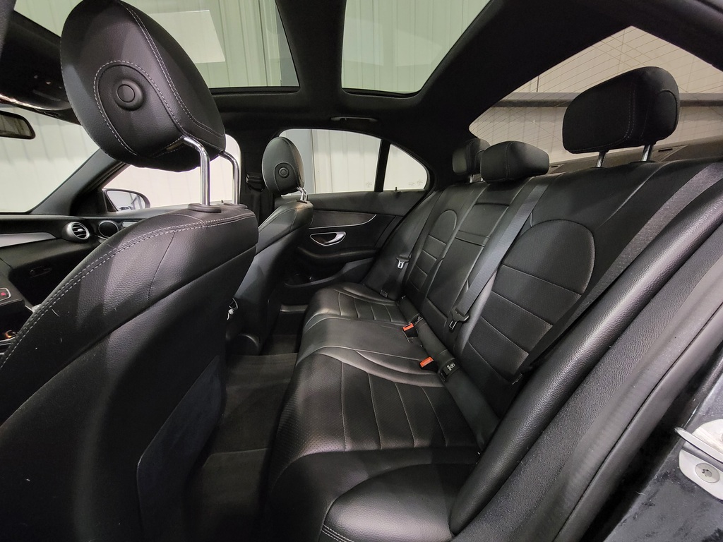 Mercedes-Benz C-Class 2018 Climatisation, Jantes aluminium, Système de navigation, Sièges chauffants, Bluetooth, Toit ouvrant à vision panoramique, caméra-rétroviseur, Transmission intégrale