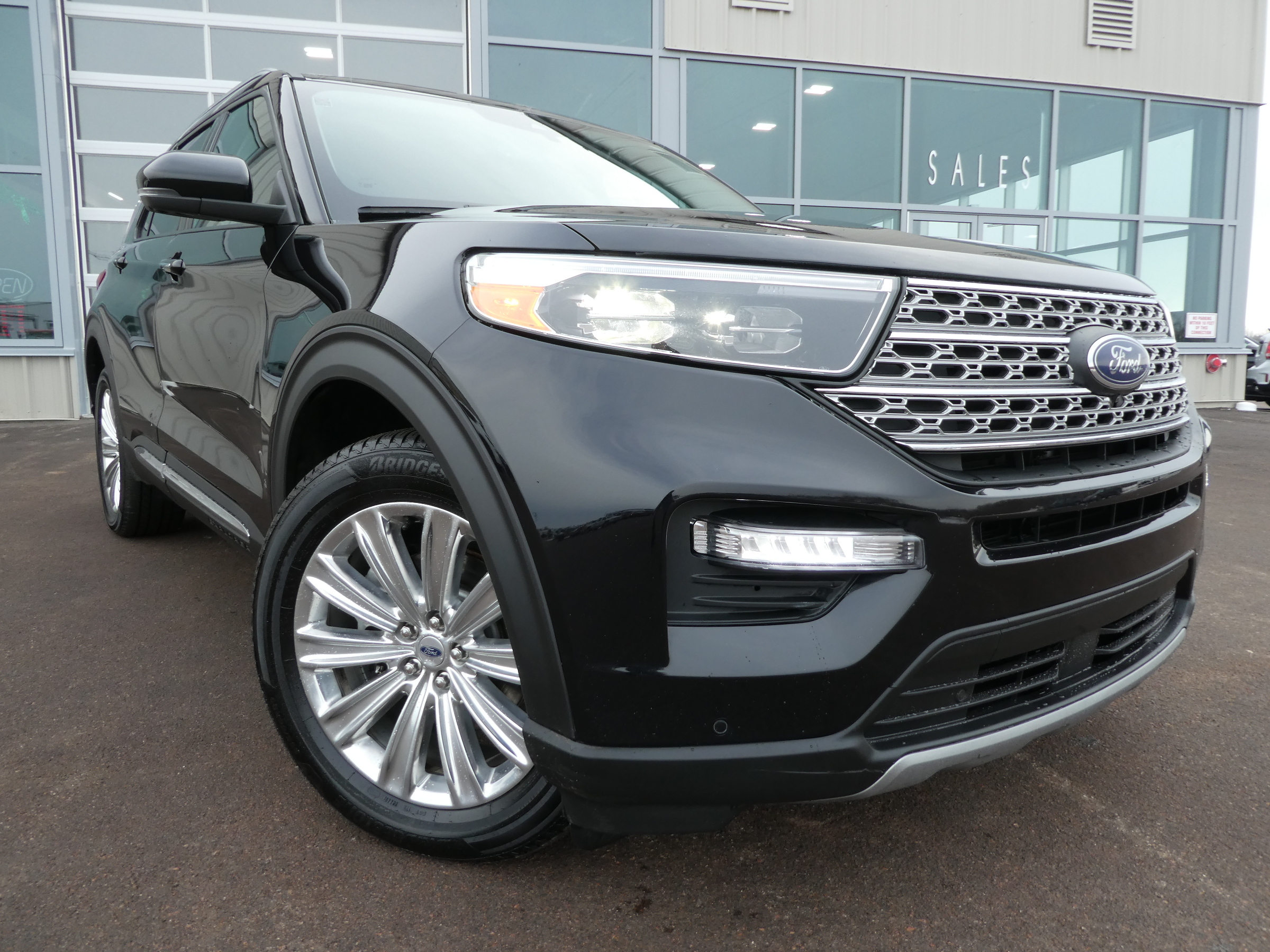 2021 Ford Explorer Heated Leather, Sunroof, Nav, 7 Pass. AC Seats