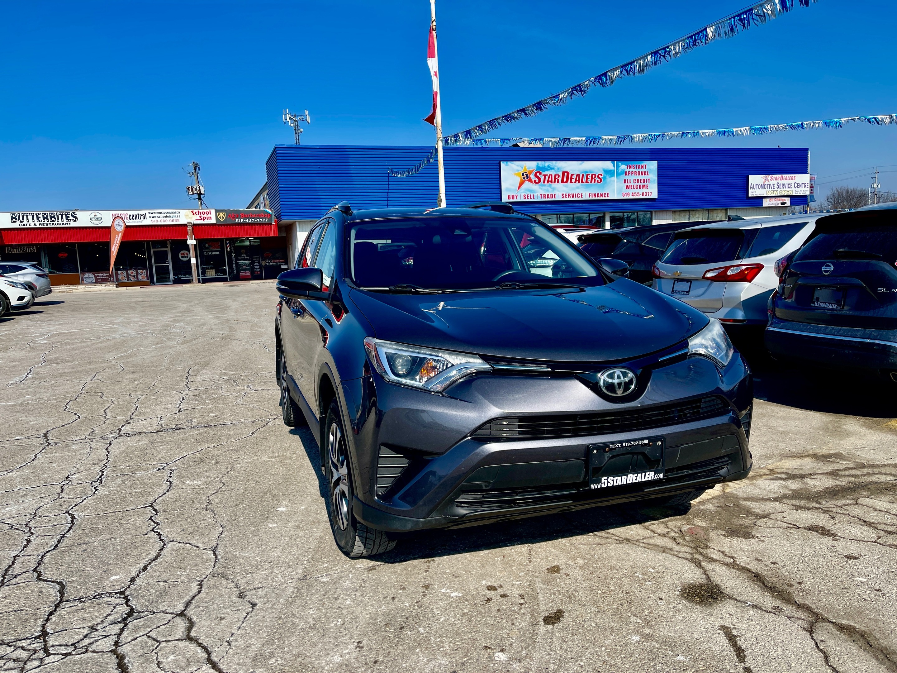 2017 Toyota RAV4 H-SEATS R-CAM MINT CONDITION WE FINANCE ALL CREDIT