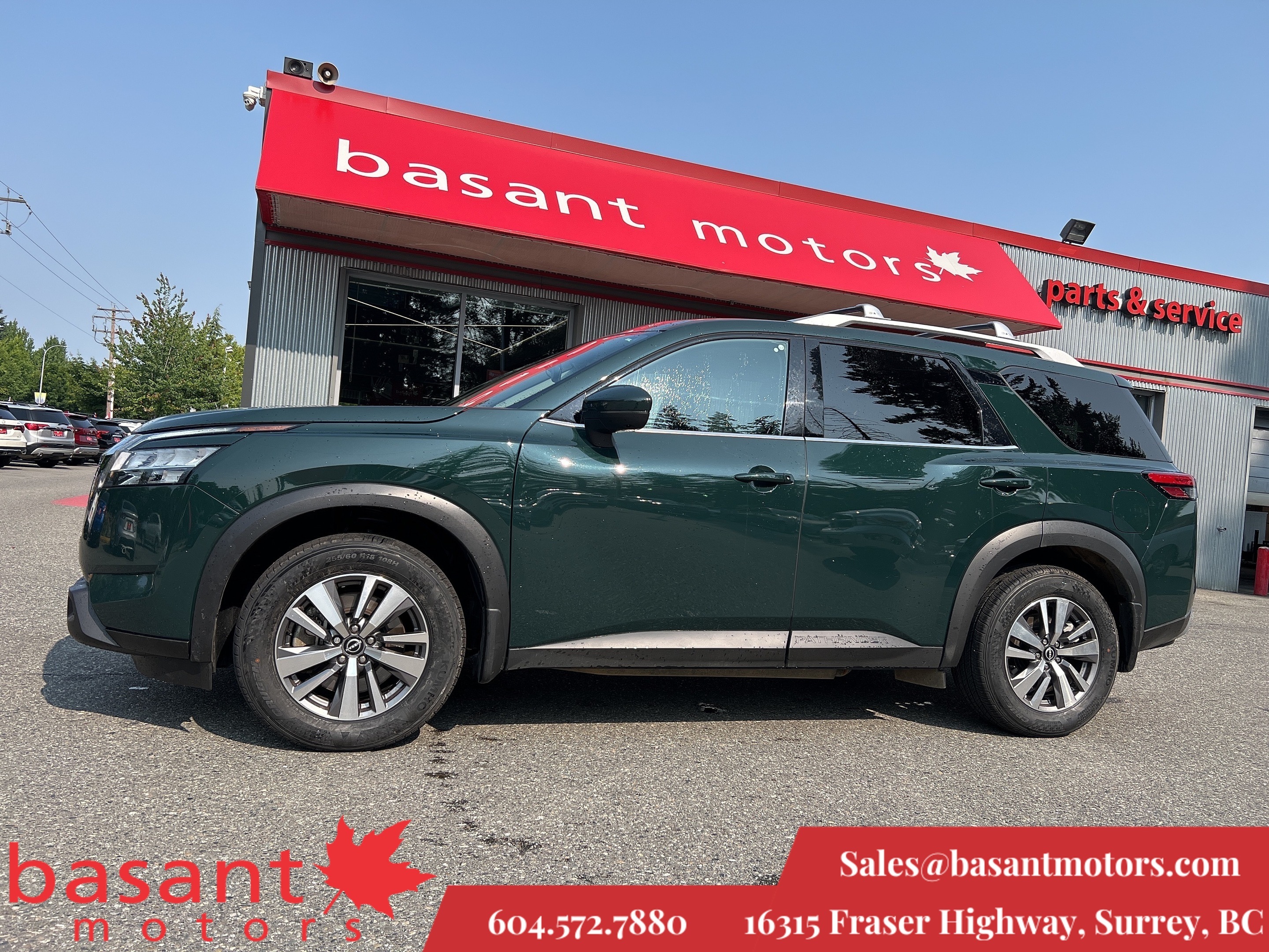 2022 Nissan Pathfinder SL, PanoRoof, 360° Cam, Drive Assists, Leather!!