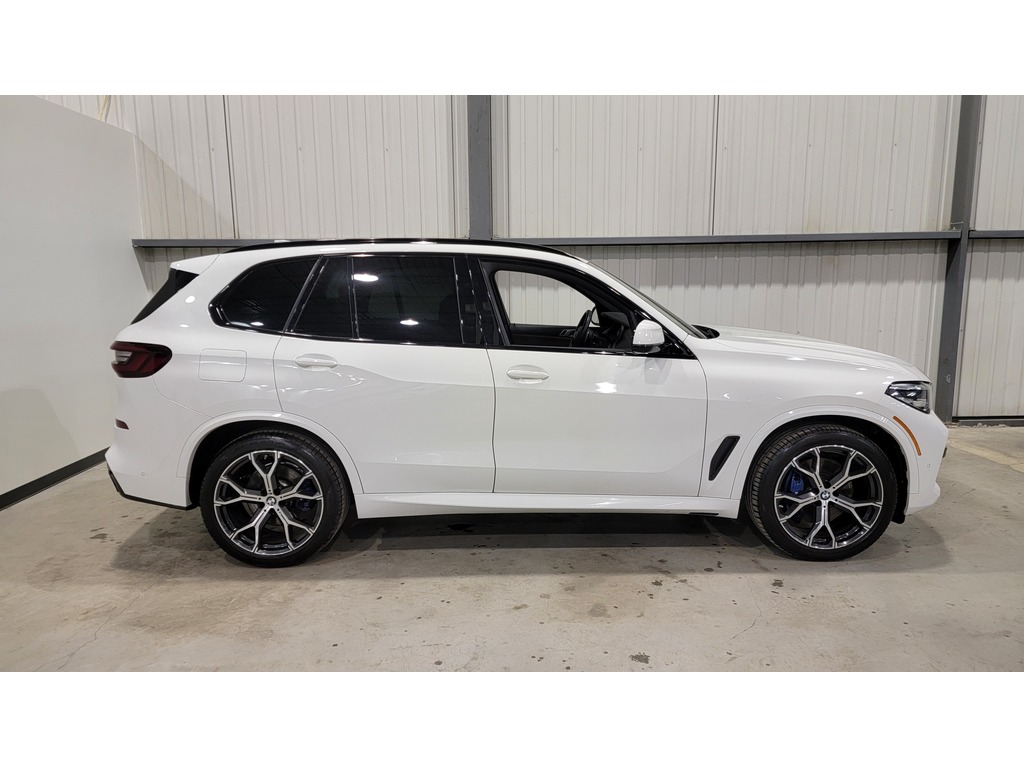 BMW X5 2022 Air conditioner, Navigation system, Electric mirrors, Power Seats, Electric windows, Speed regulator, Heated seats, Leather interior, Electric lock, Bluetooth, Panoramic sunroof, , , rear-view camera, Adjustable power seat, Steering wheel radio controls