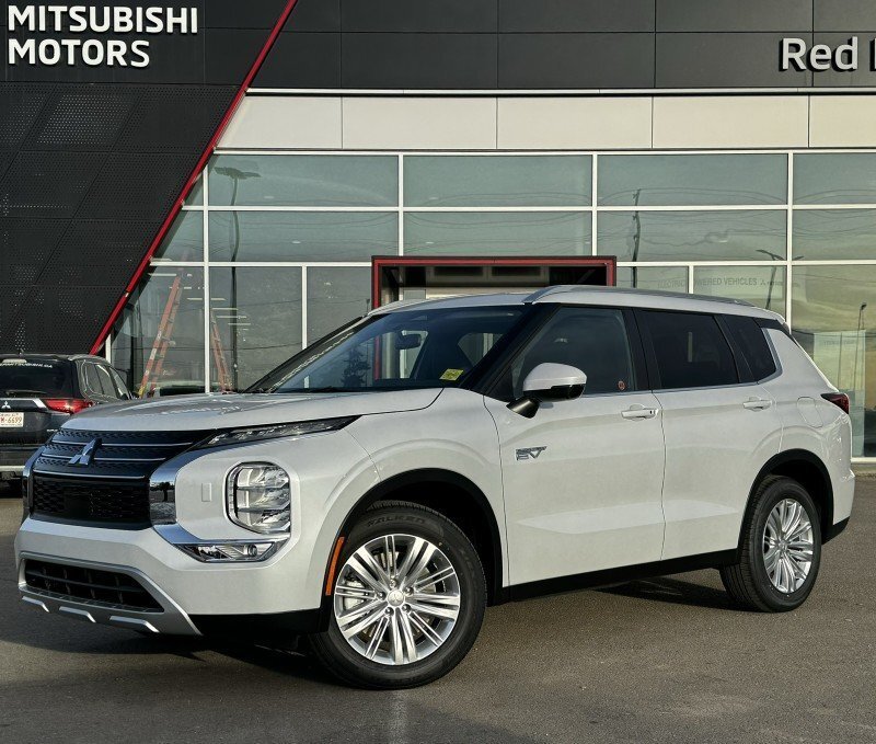 2024 Mitsubishi Outlander PHEV LE *PRICE DOES NOT YET INCLUDE $5000 FEDERAL REBAT