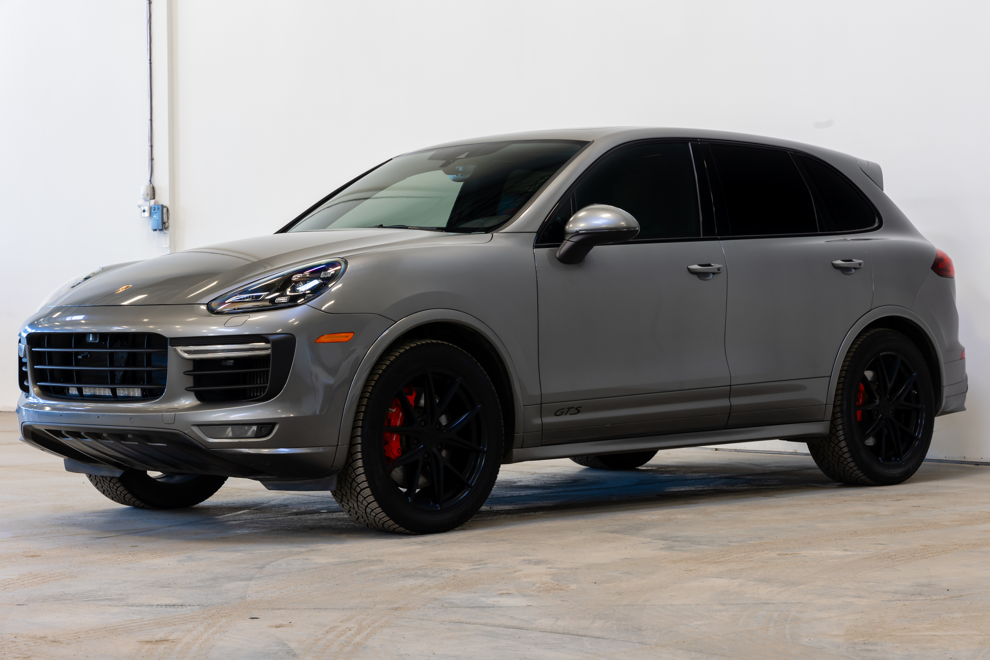 2016 Porsche Cayenne GTS 2 SETS RIMS AND TIRES NO ACCIDENTS 