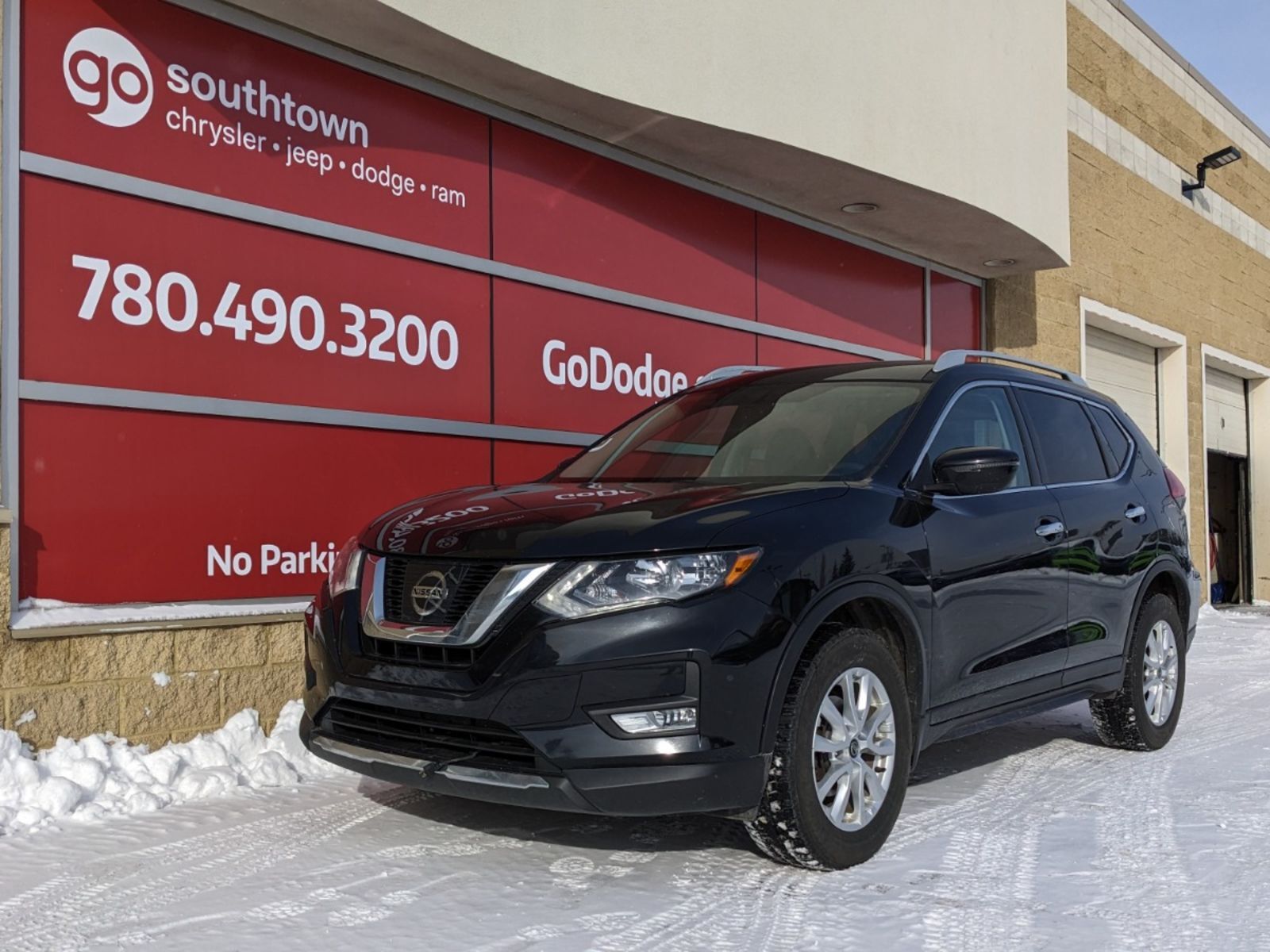 2017 Nissan Rogue S IN BLACK EQUIPPED WITH A 175HP 2.5L I4 , AWD , C