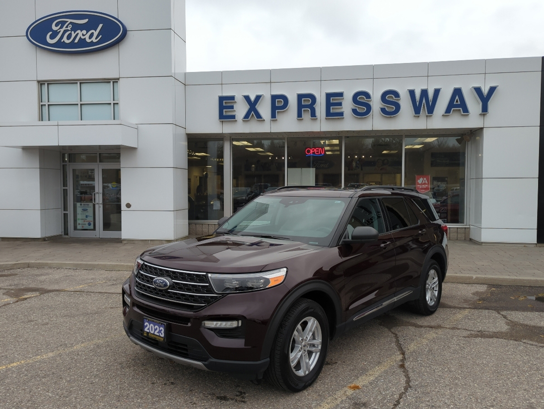 2023 Ford Explorer XLT - PREVIOUS DEMO, PANO ROOF, CLASS IV HITCH, HE