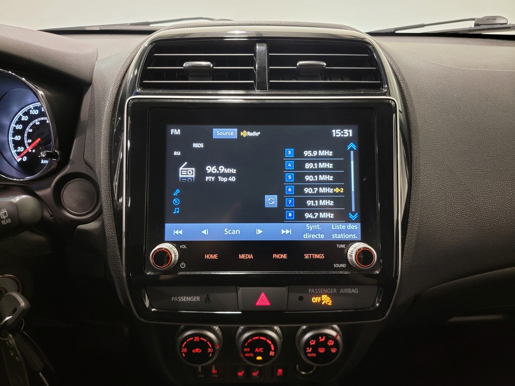 Mitsubishi RVR 2021 Climatisation, Mirroirs électriques, Vitres électriques, Régulateur de vitesse, Sièges chauffants, Verrouillage électrique, Bluetooth, Prise auxiliaire 12 volts, caméra-rétroviseur, Commandes de la radio au volant