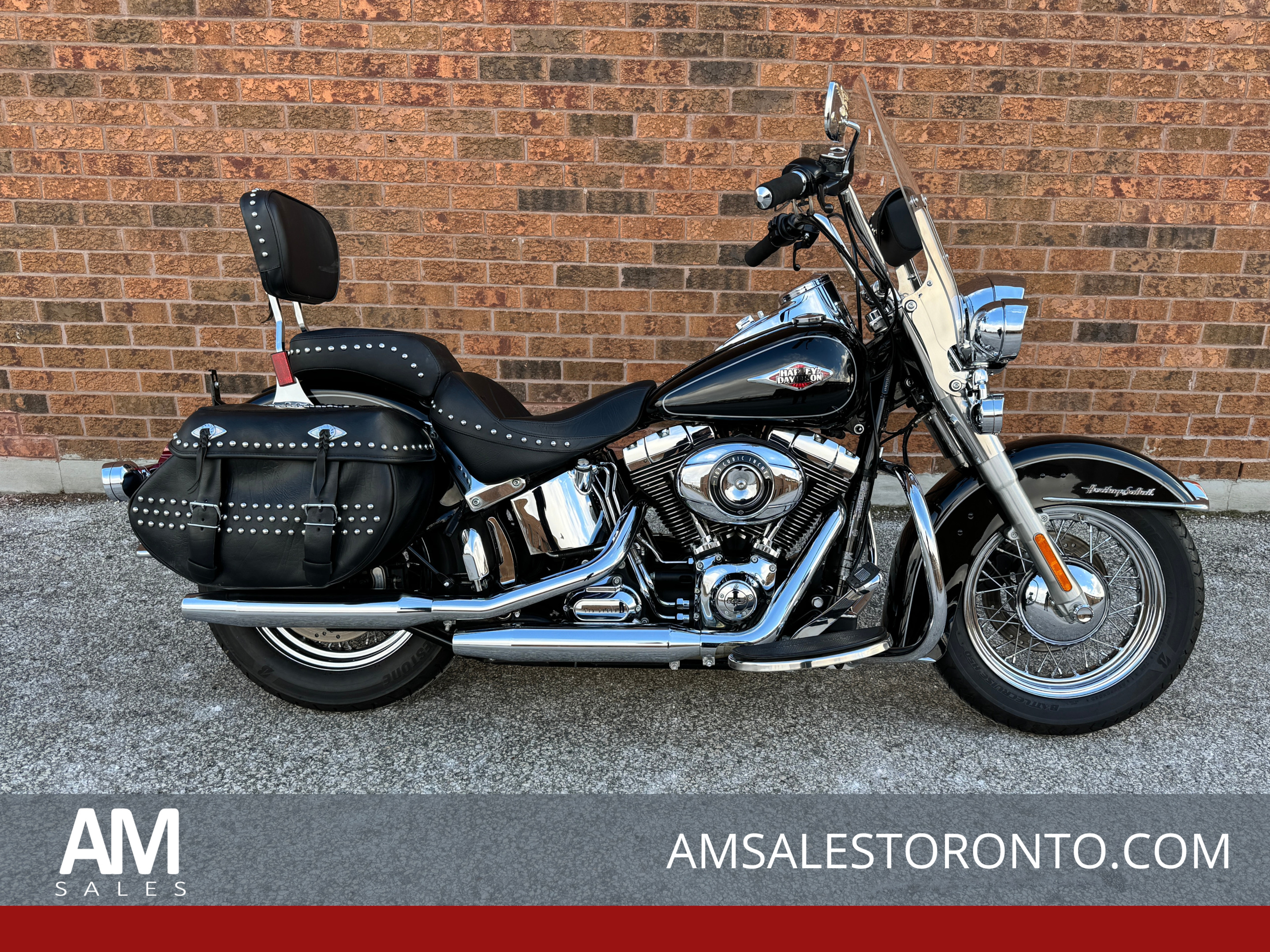 2014 Harley-Davidson Heritage Softail Classic **CANADIAN** **SUPER MINT** **LOTS OF EXTRAS**
