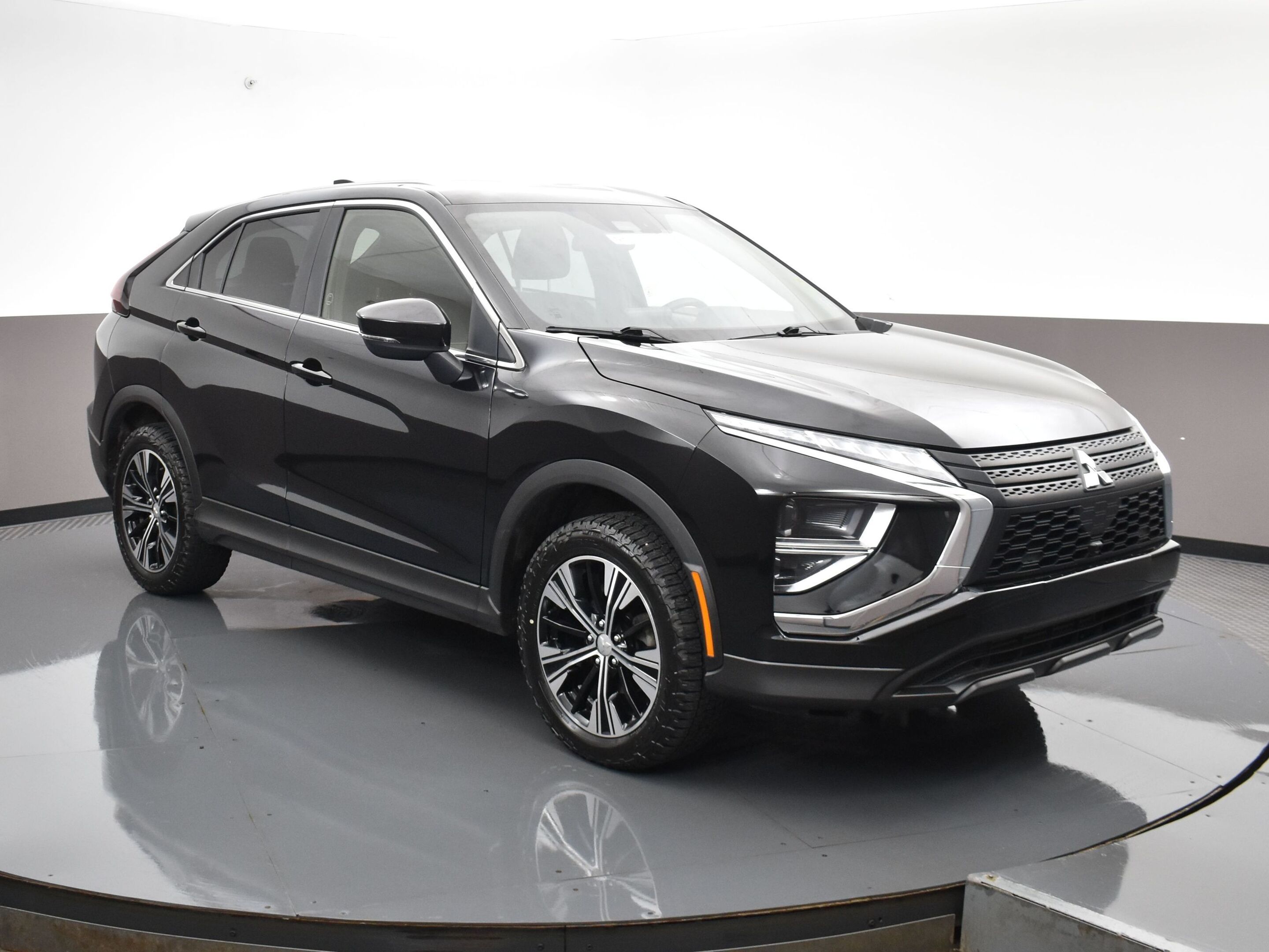 2022 Mitsubishi Eclipse Cross ES AWD with back up camera, heated seats, touch sc