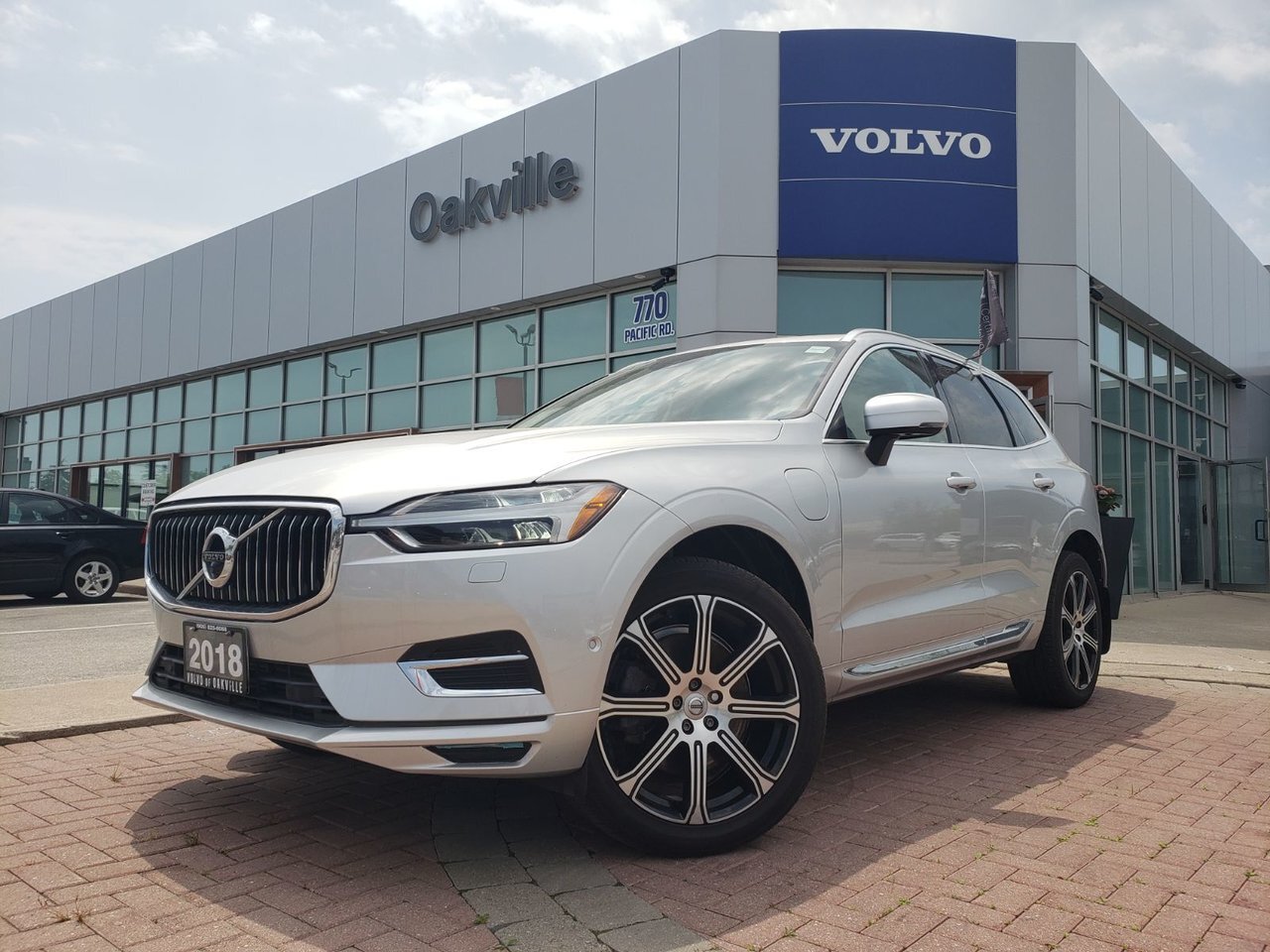 2018 Volvo XC60 T8 eAWD Inscription FINANCE Available!