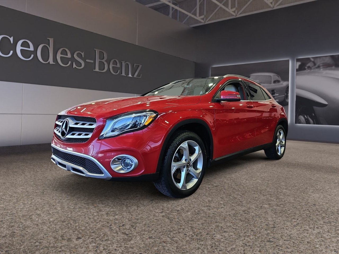 2019 Mercedes-Benz GLA GLA 250 Premium one package : panoramic sunroof / 