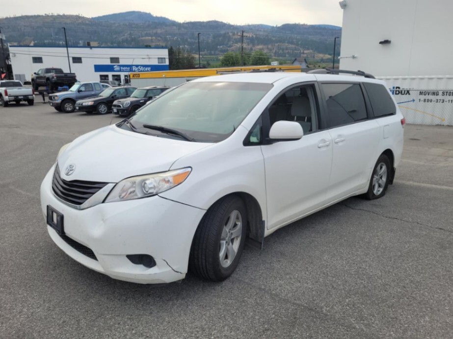 2011 Toyota Sienna 5dr V6 LE 7-Pass FWD