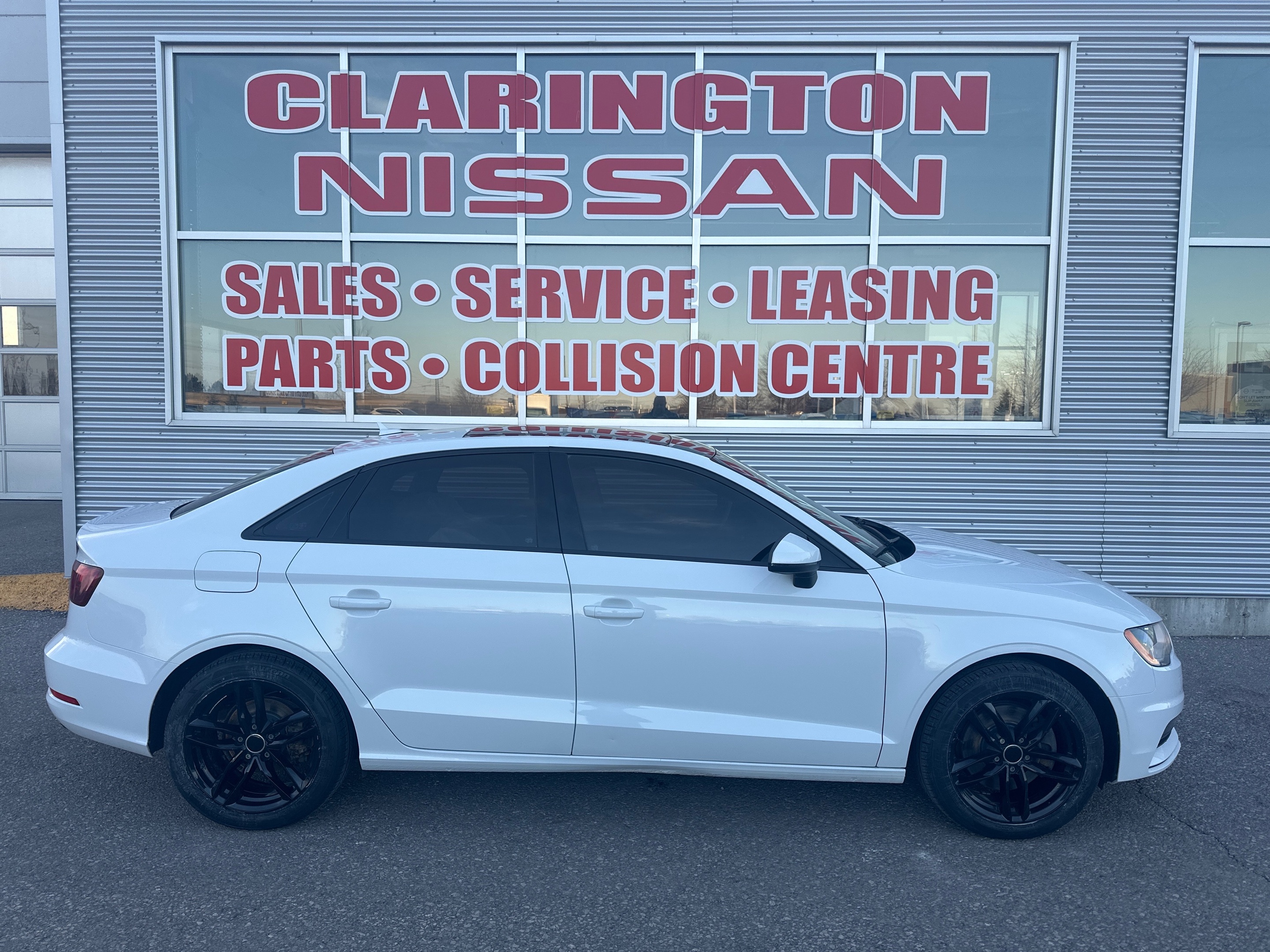 2015 Audi A3 2.0T Komfort SNOW TIRES INCLUDED | LEATHER SEATS