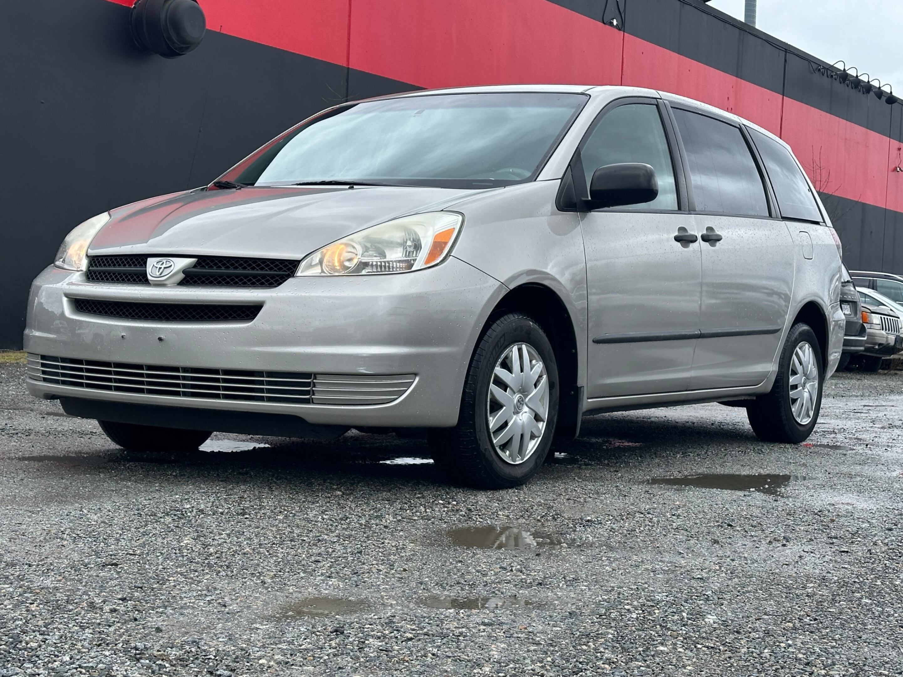 2005 Toyota Sienna CE FWD/ BC LOCAL CAR/ NO ACCIDENT/ GOOD CONDITION