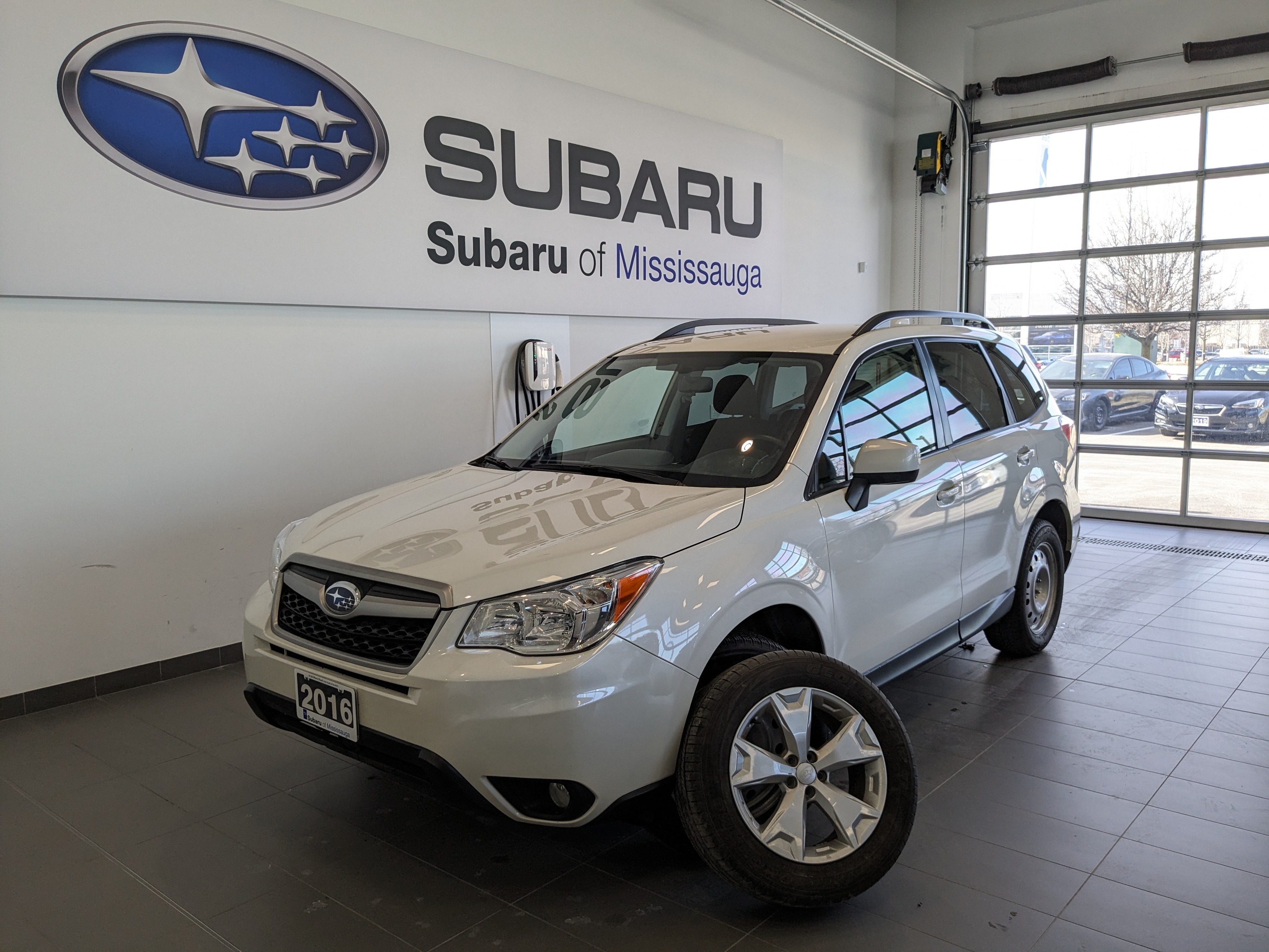 2016 Subaru Forester VERY LOW KM | CLEAN CARFAX | 1 OWNER | CAMERA