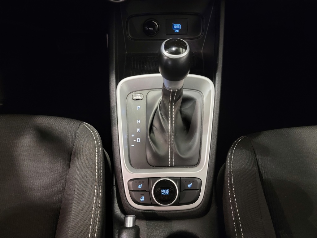 Hyundai Venue 2021 Climatisation, Mirroirs électriques, Vitres électriques, Régulateur de vitesse, Sièges chauffants, Verrouillage électrique, Bluetooth, Prise auxiliaire 12 volts, caméra-rétroviseur, Volant chauffant, Commandes de la radio au volant