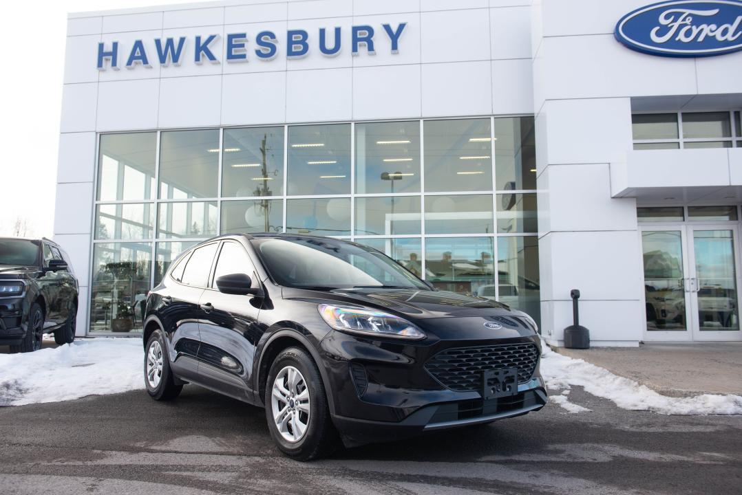 2020 Ford Escape S 17-inch wheels, Bluetooth, Dual-zone climate