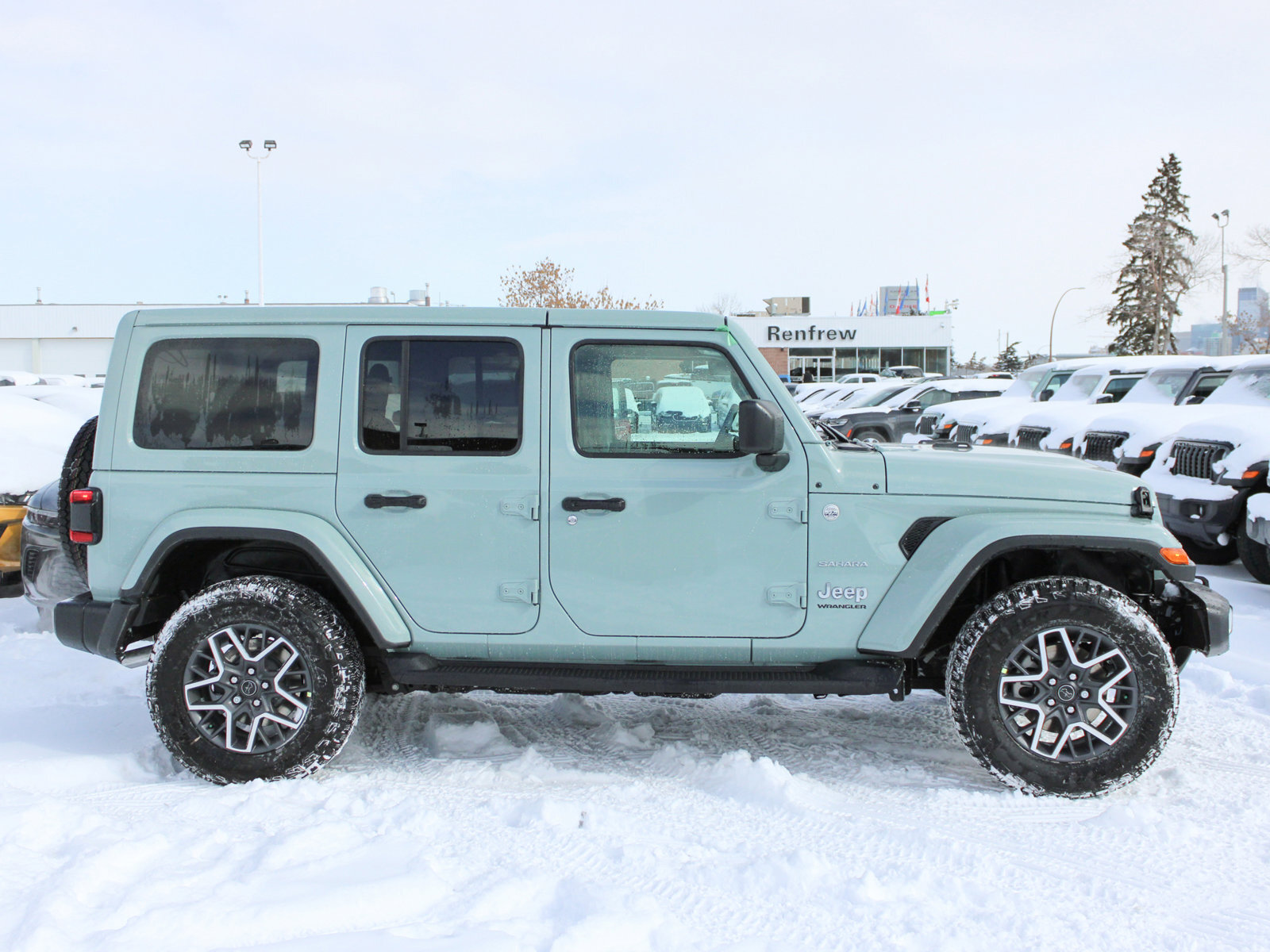 2024 Jeep Wrangler Sahara 4x4, McKinley Leather, Safety Group, 12 Inc