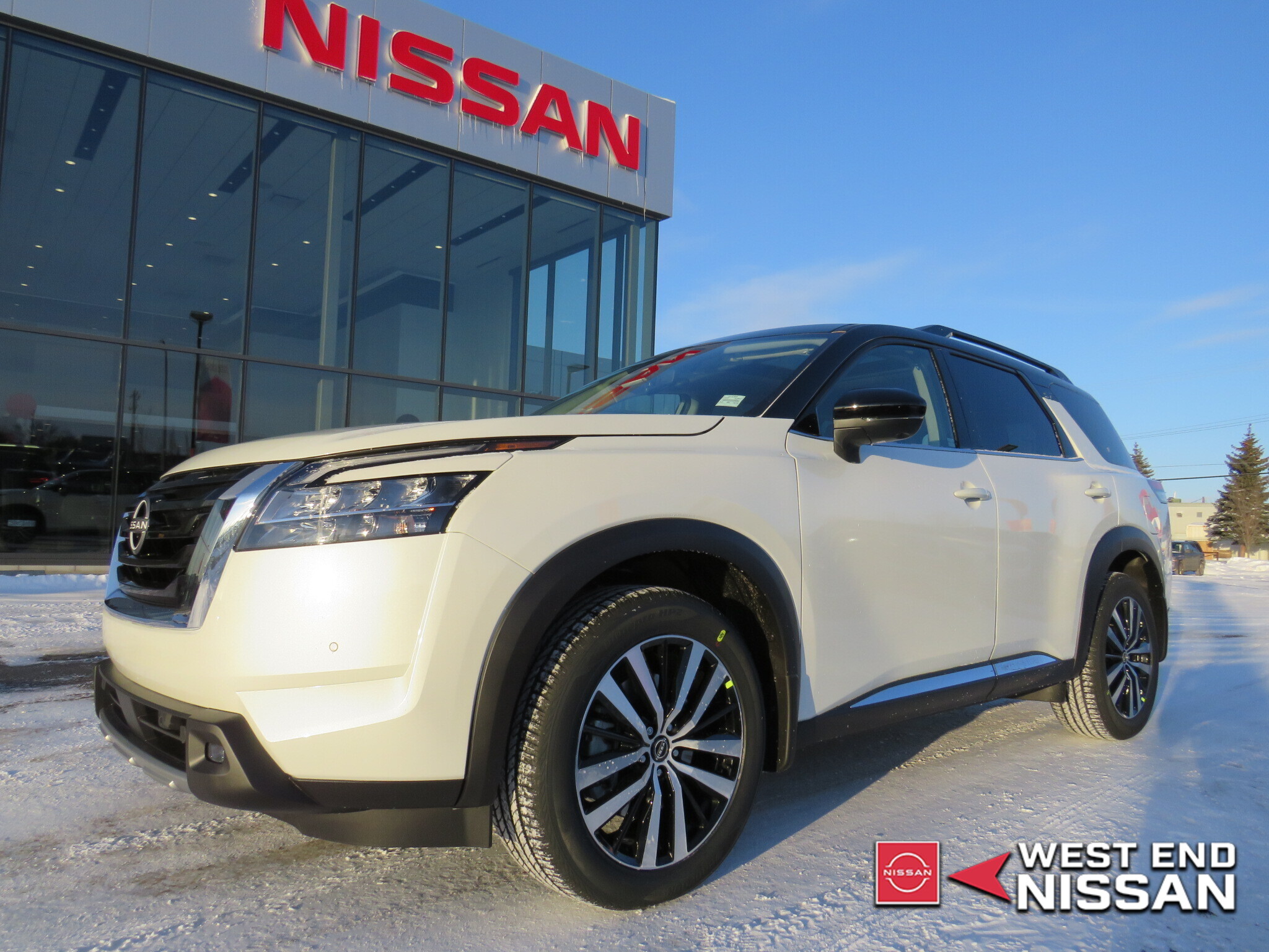 2024 Nissan Pathfinder PLATINUM AWD - LEATHER/ROOF/CAPTAIN CHAIRS/2TONE