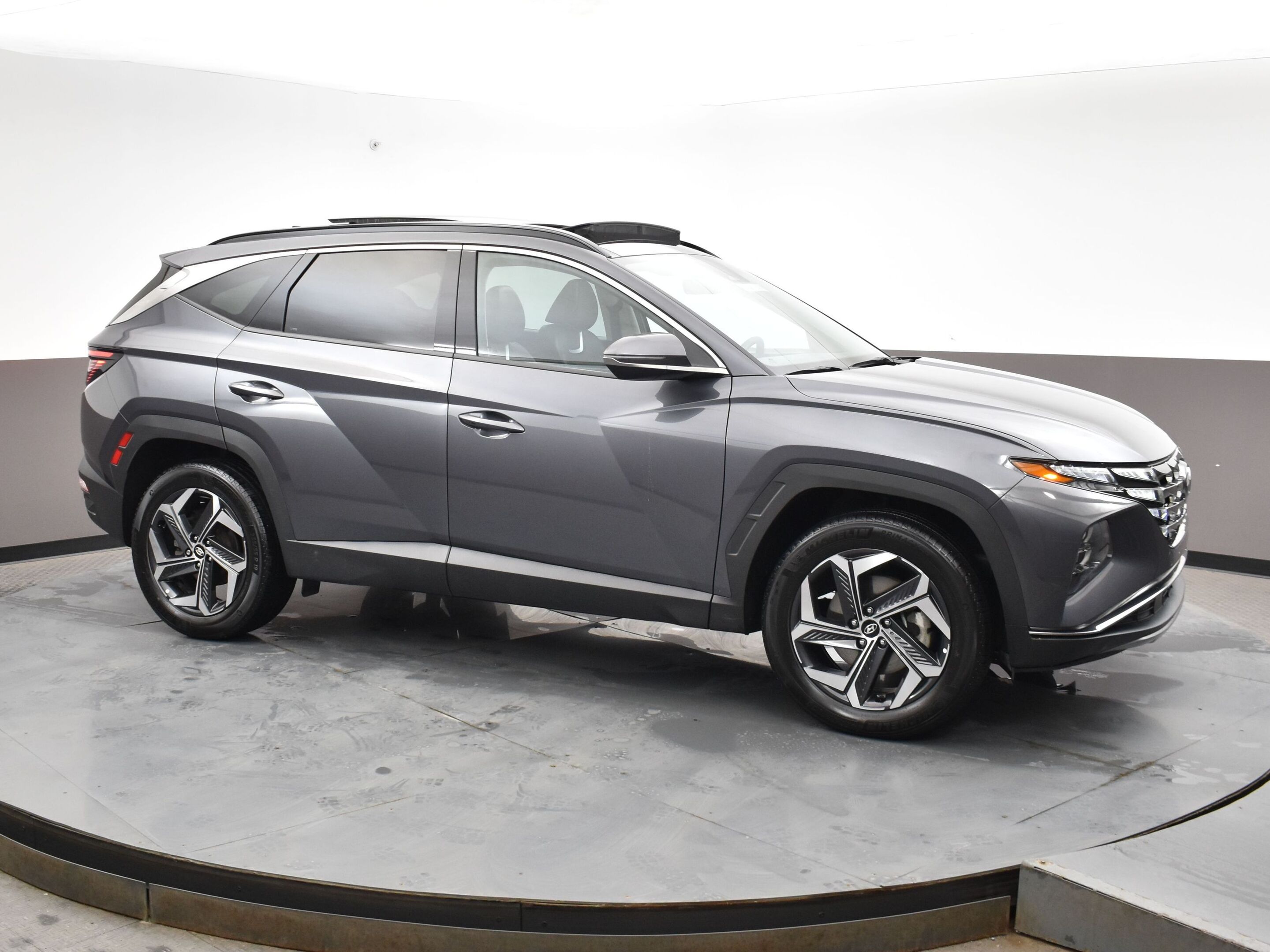 2023 Hyundai Tucson Hybrid Luxury, Hybrid, AWD, Sunroof, Apple Carplay, Andro
