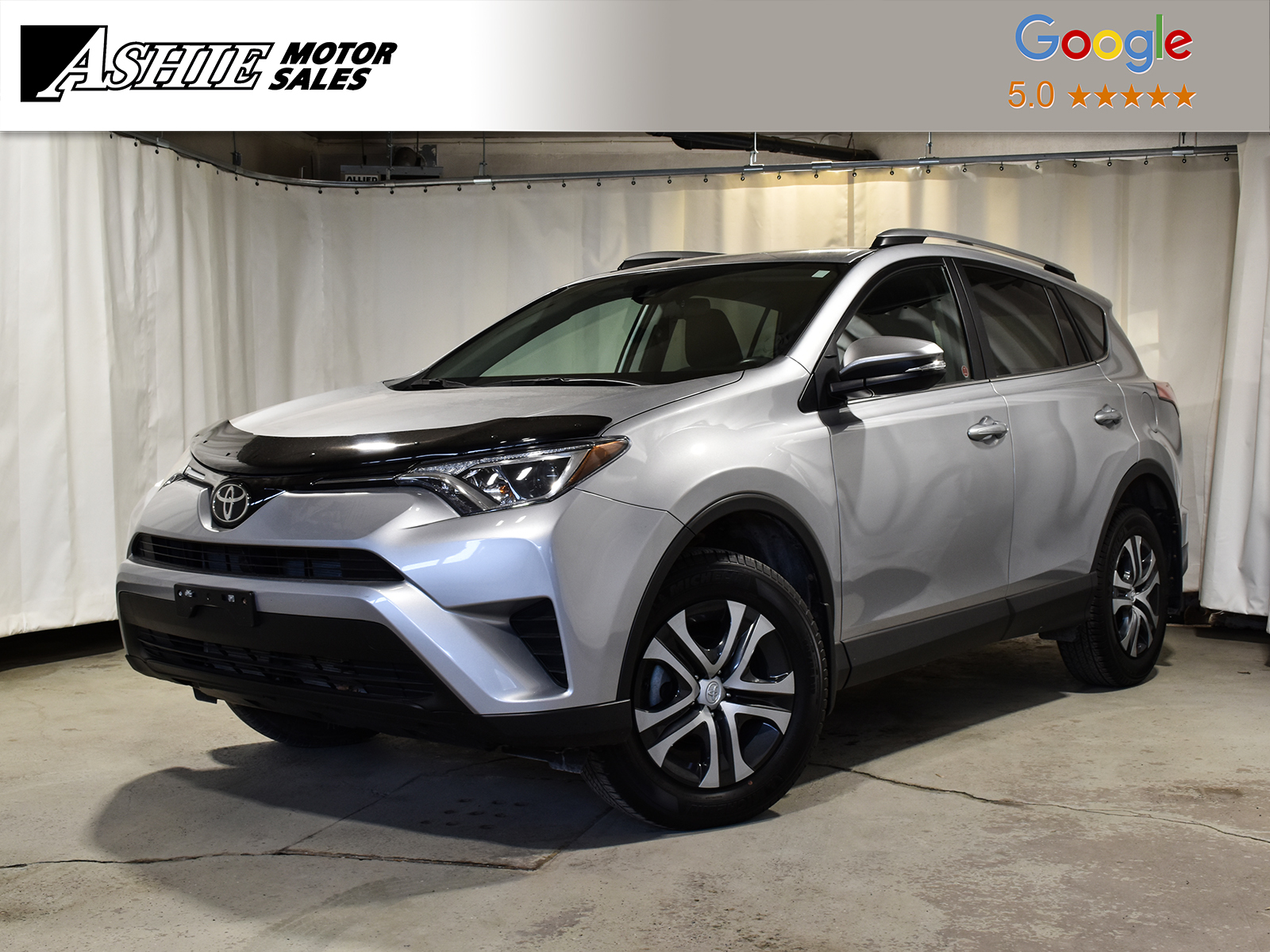 2017 Toyota RAV4 LE * HEATED SEATS * SAFETY FEATURES * LOW KM *