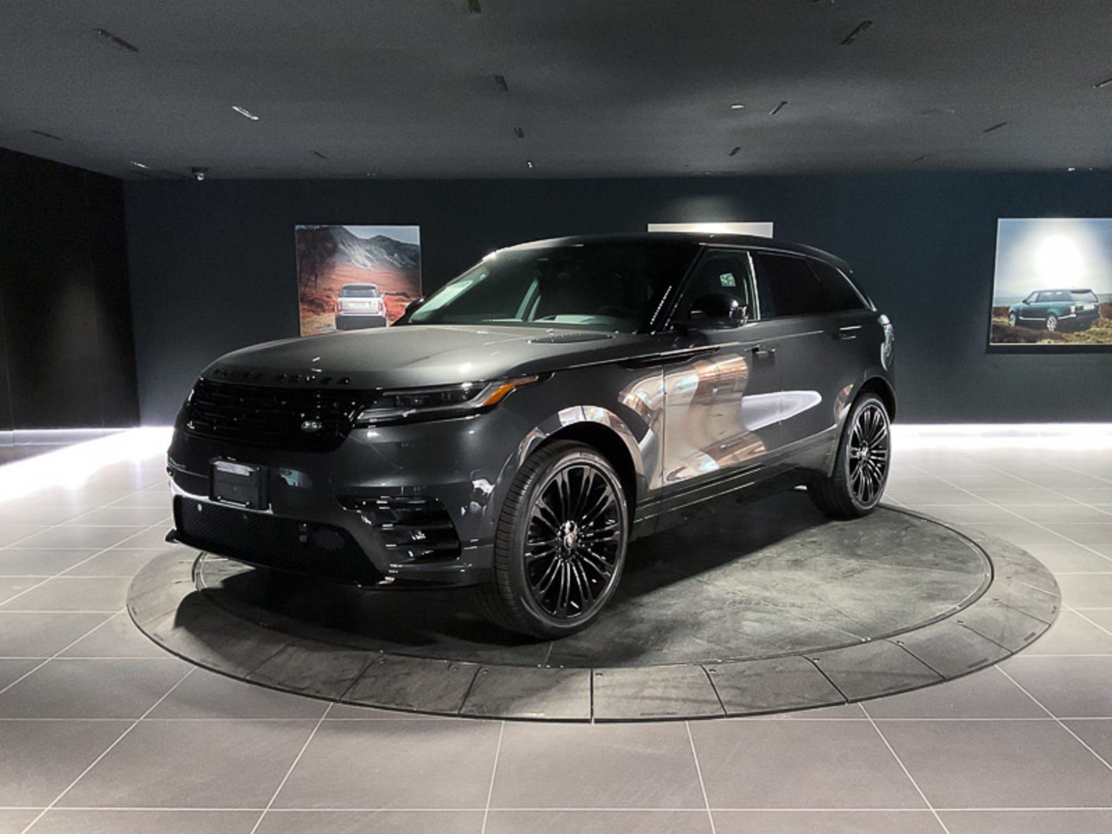 2024 Land Rover Range Rover Velar Dynamic SE | Black Exterior Pack | Technology Pack