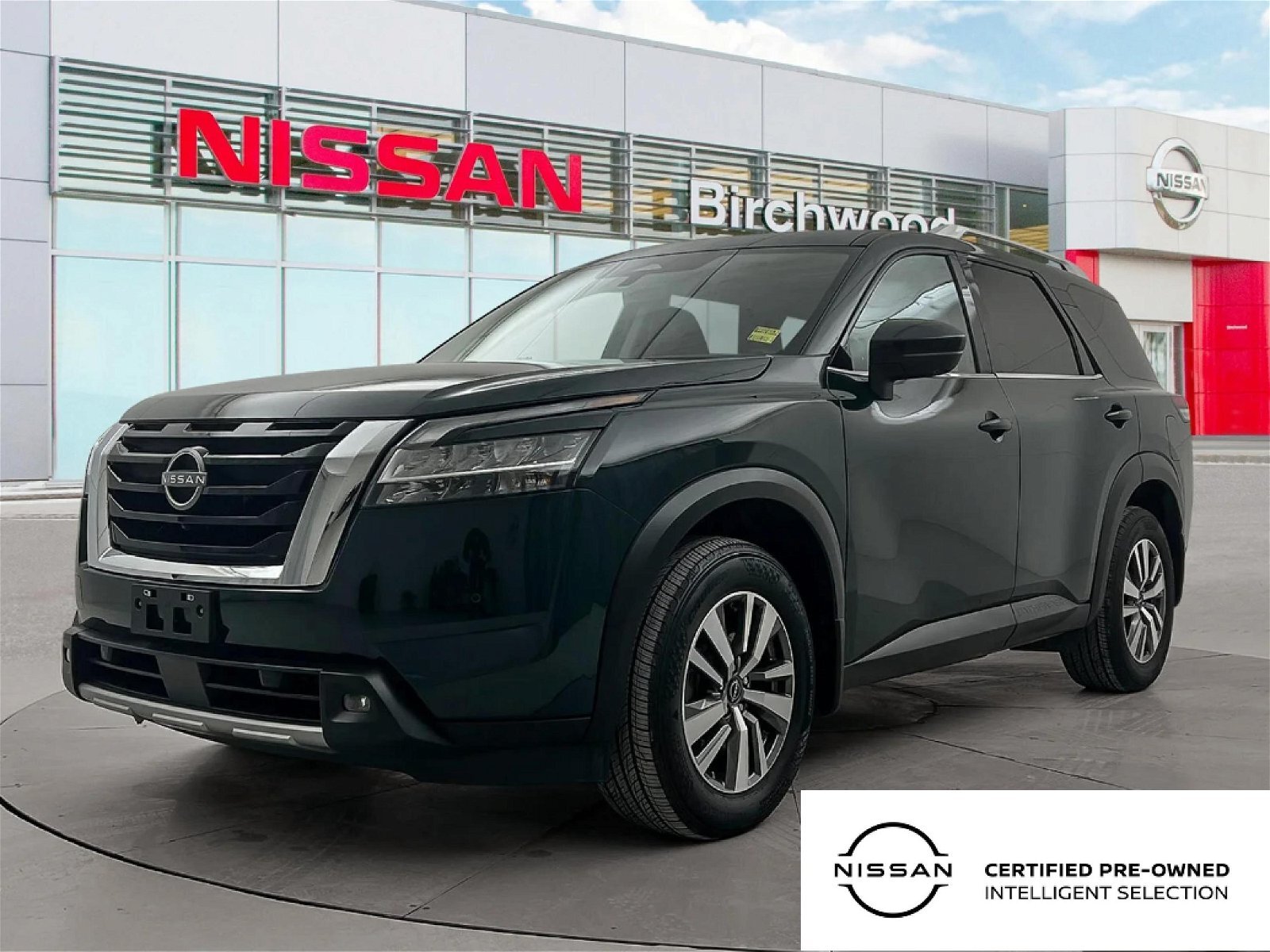 2023 Nissan Pathfinder SL Accident Free | Good Condition | Low KM's