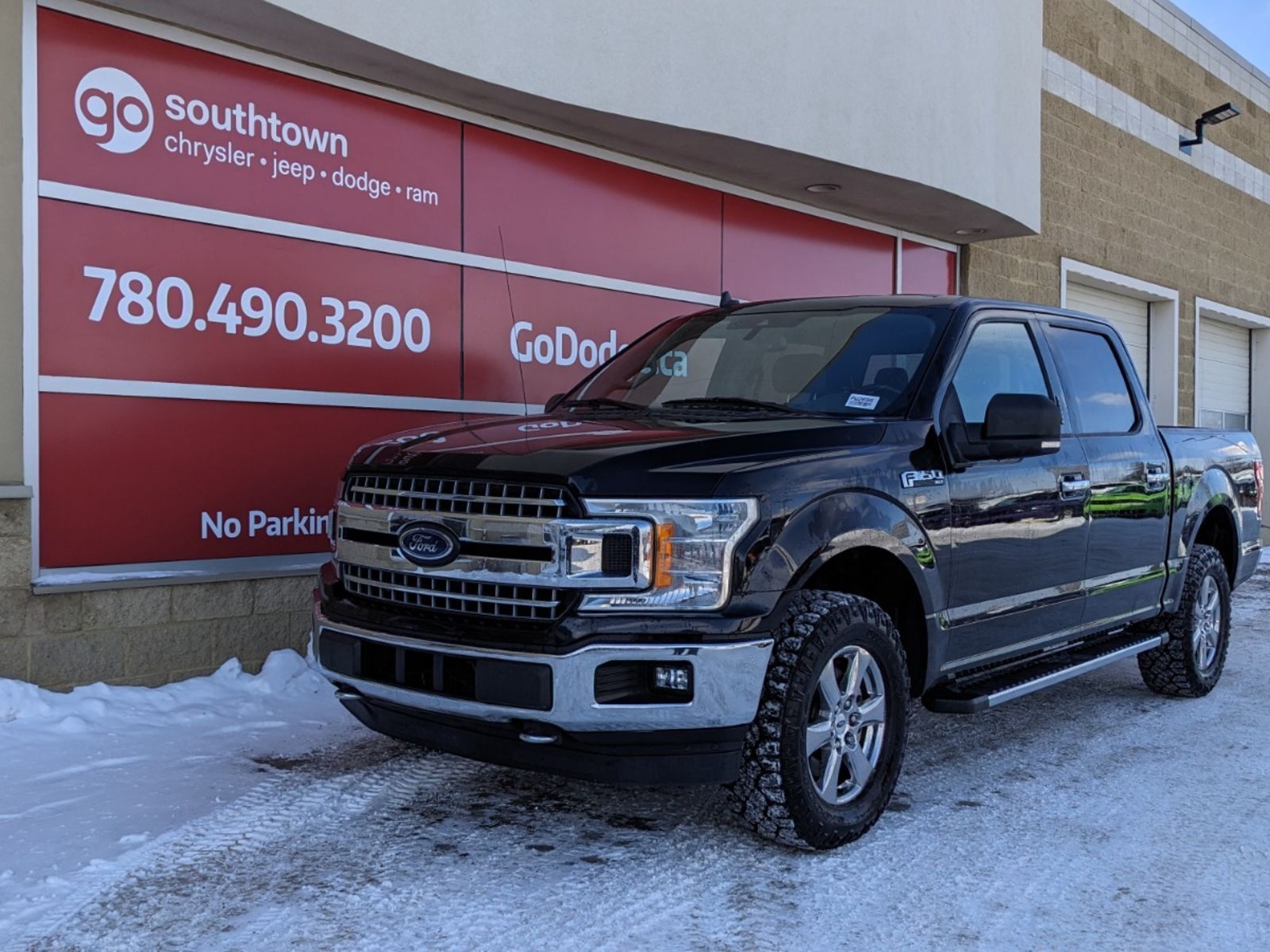2019 Ford F-150 XLT IN AGATE BLACK EQUIPPED WITH A 5.0L V8 , 10SPD