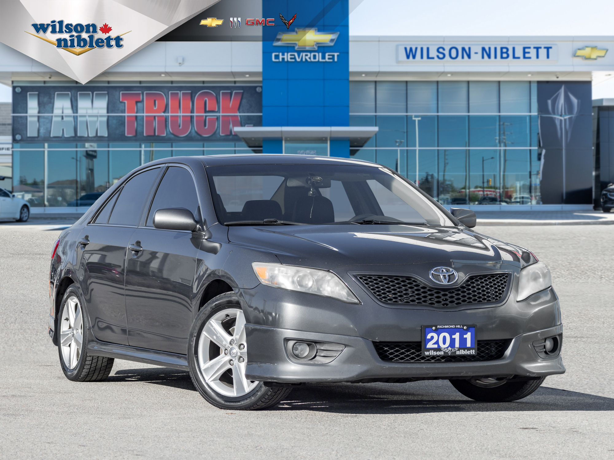 2011 Toyota Camry SE- Sunroof | Leather Seats | Dual Exhaust