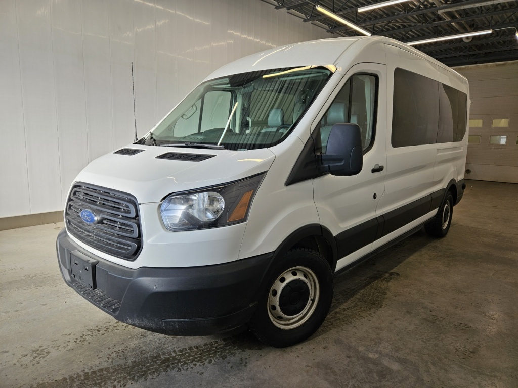 2019 Ford Transit XLT**15 passagers***Medium roof!!