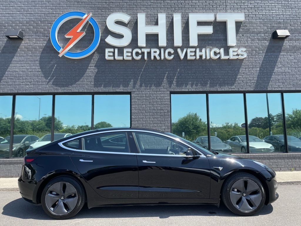 2019 Tesla Model 3 Standard Range PLUS ONE OWNER! CLEAN CARFAX! AUTOP