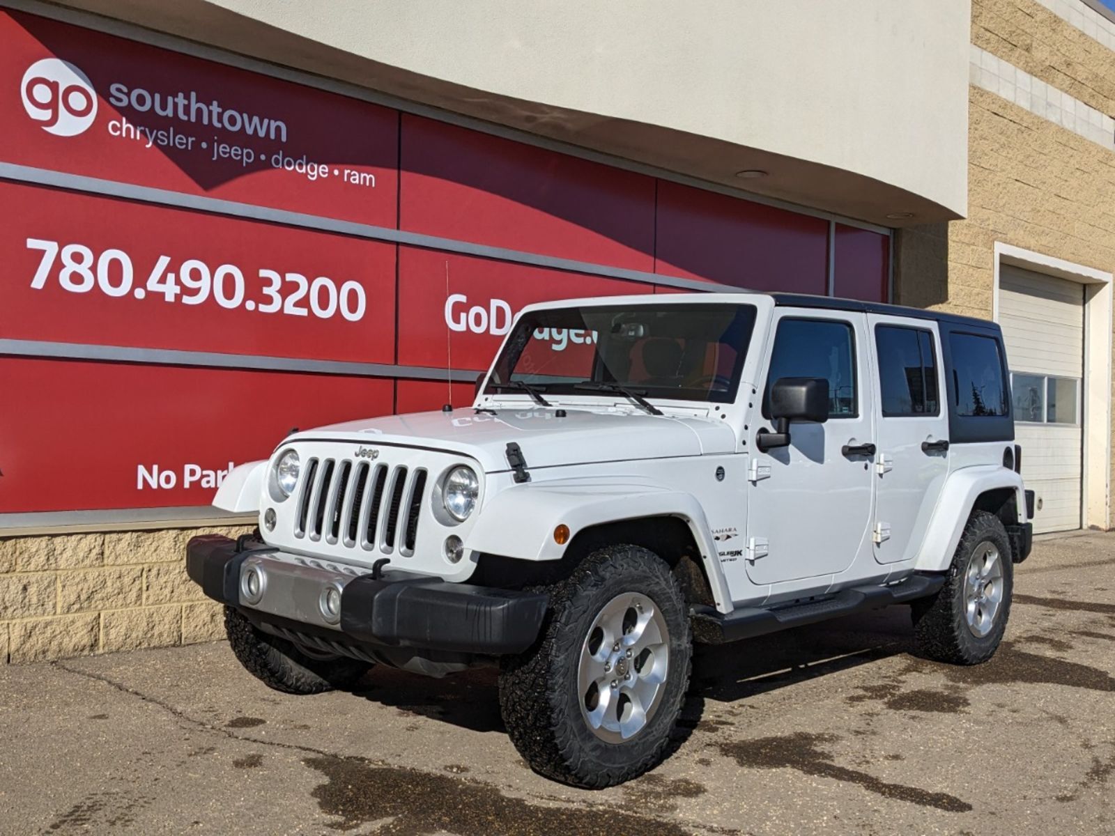 2018 Jeep Wrangler JK Unlimited  UNLIMITED SAHAR IN BRIGHT WHITE EQUIPPED WITH A 3