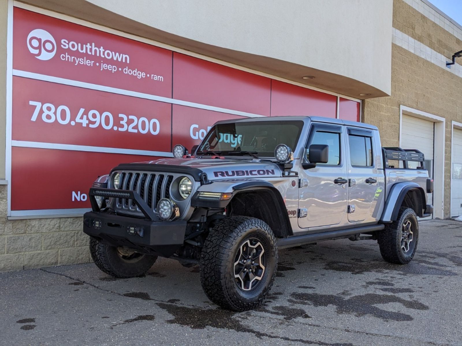 2020 Jeep Gladiator RUBICON IN BILLET SILVER METALLIC EQUIPPED WITH A 