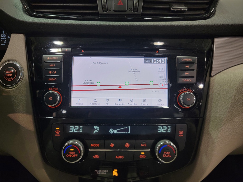 Nissan Qashqai 2020 Climatisation, Système de navigation, Mirroirs électriques, Sièges électriques, Vitres électriques, Régulateur de vitesse, Sièges chauffants, Intérieur cuir, Verrouillage électrique, Toit ouvrant, Bluetooth, Prise auxiliaire 12 volts, caméra-rétroviseur, Volant chauffant, Commandes de la radio au volant