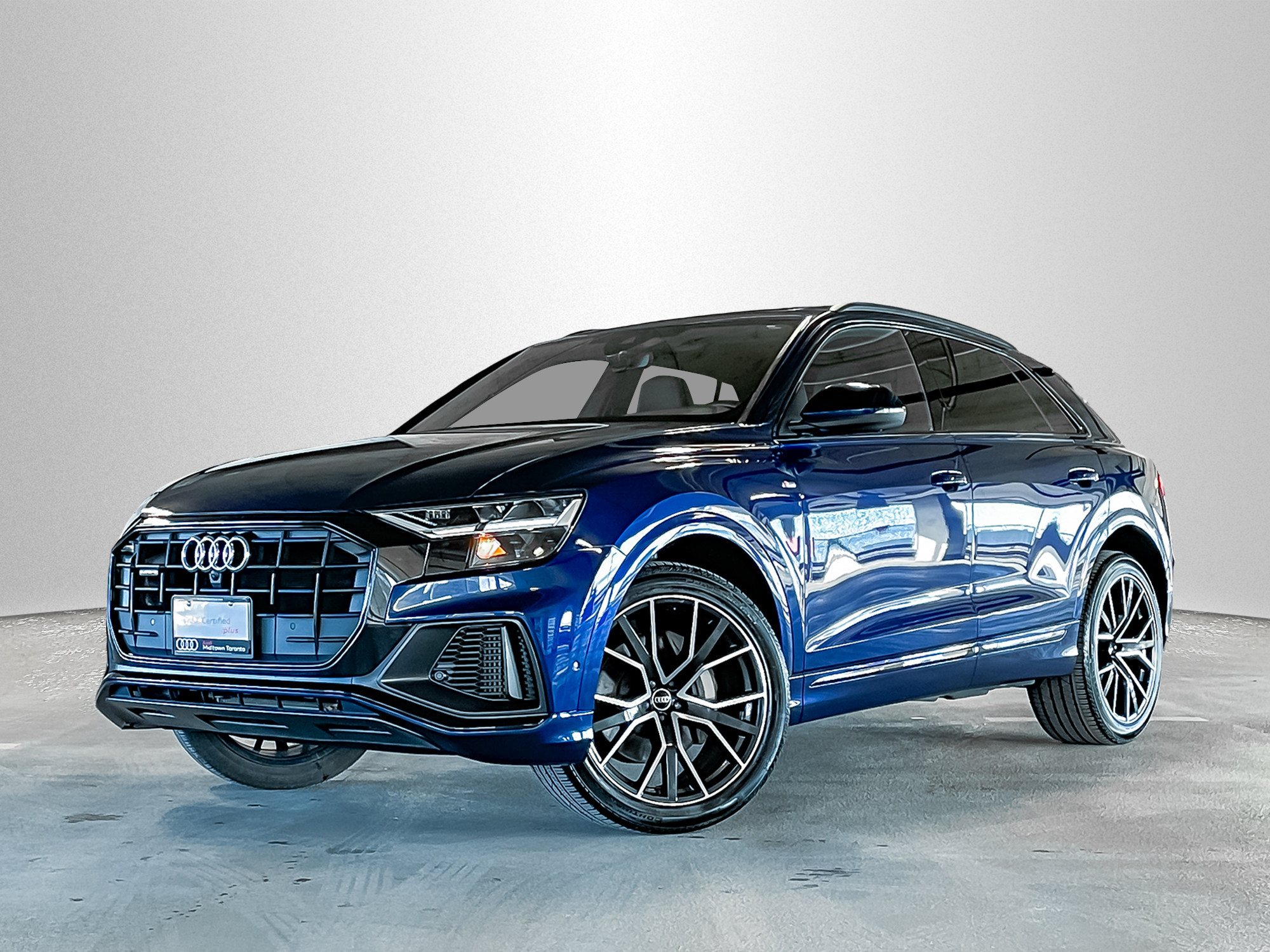 2022 Audi Q8 55 Progressiv quattro w/ 22" Wheels|Black Optics
