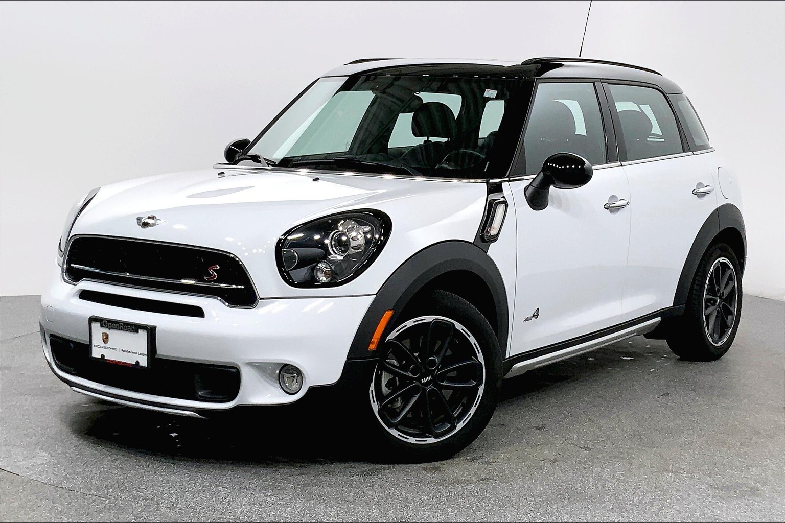 2015 MINI Cooper S Countryman ALL4 High Spec! Essential, loaded & Style Pkg!