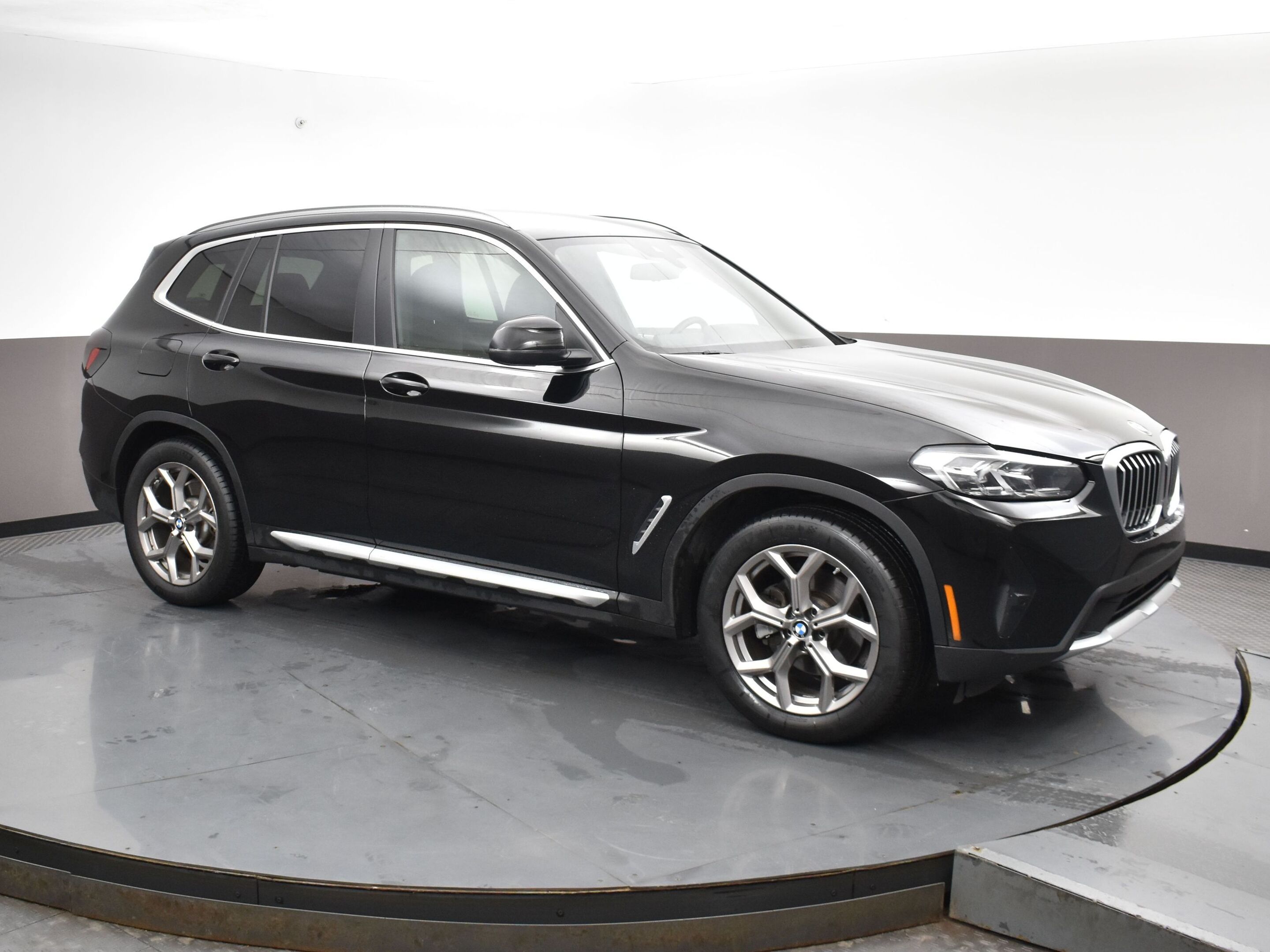 2022 BMW X3 30i x-DRIVE HEATED SEATS, APPLE CARPLAY & ANDROID 