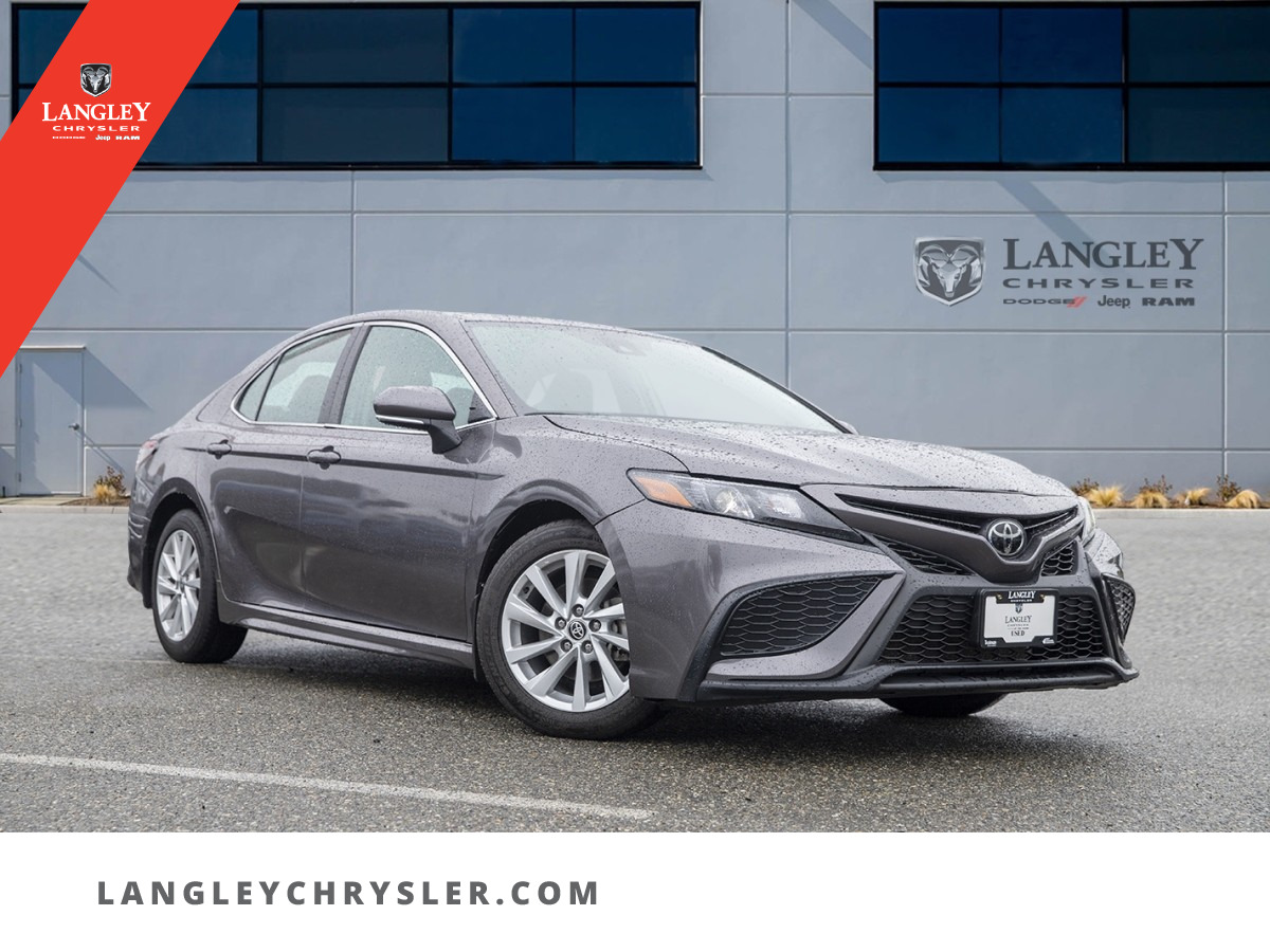 2022 Toyota Camry SE Accident Free | Locally Driven | Bluetooth