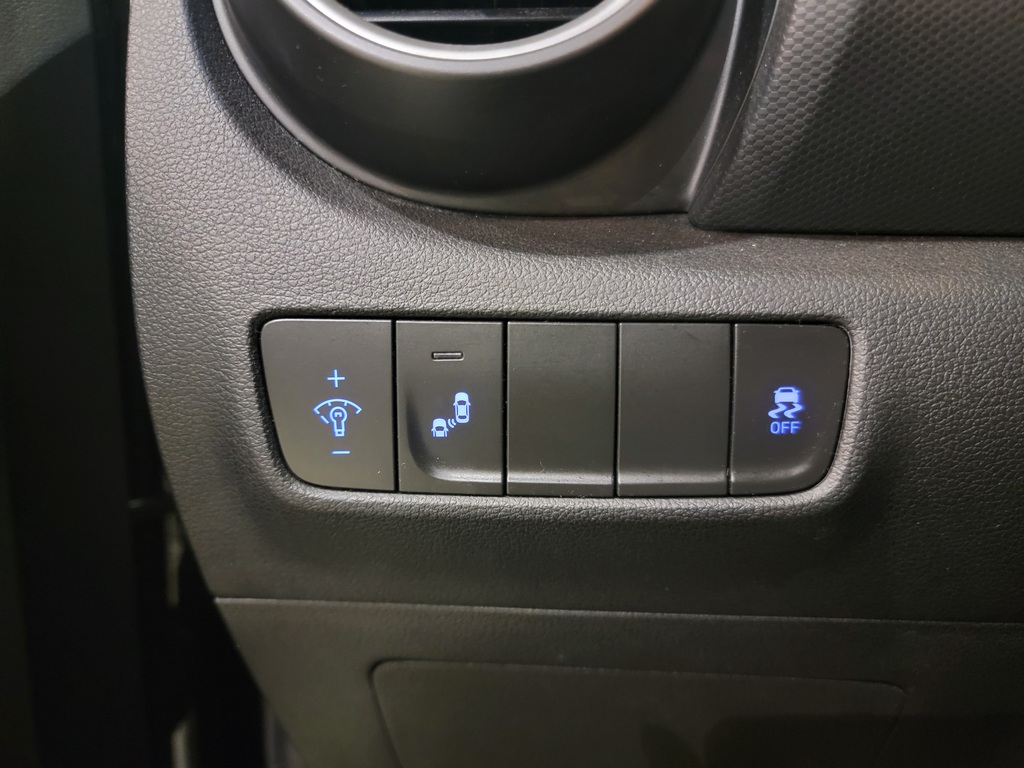 Hyundai Kona 2021 Air conditioner, Electric mirrors, Electric windows, Speed regulator, Heated seats, Electric lock, Bluetooth, , rear-view camera, Heated steering wheel, Steering wheel radio controls
