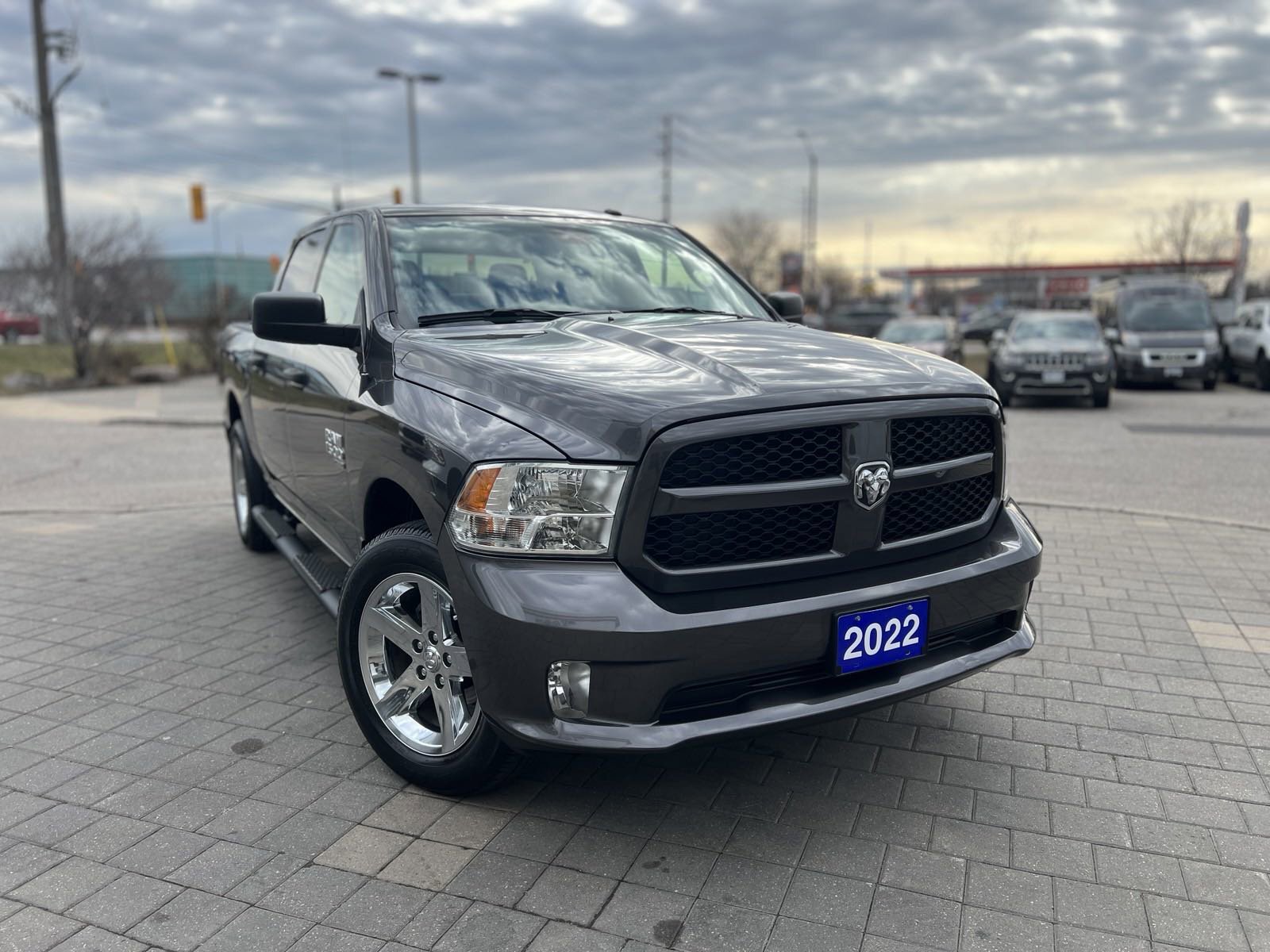 2022 Ram 1500 Classic | Express | Clean Carfax | Crew Cab | 8.4 Touch Sc