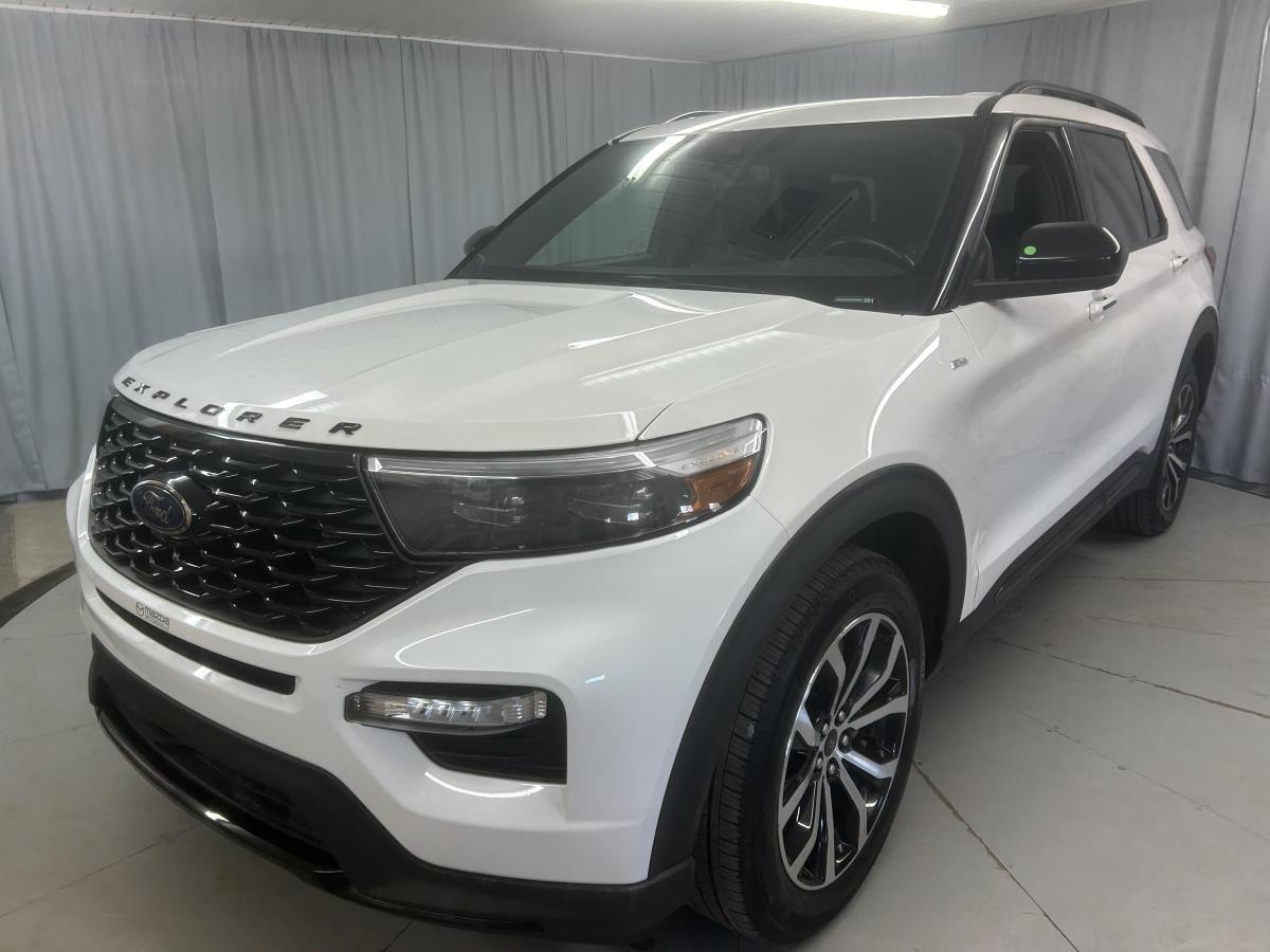 2022 Ford Explorer AWD + ST-LINE + TOIT PANO + 6 PLACES + HITCH