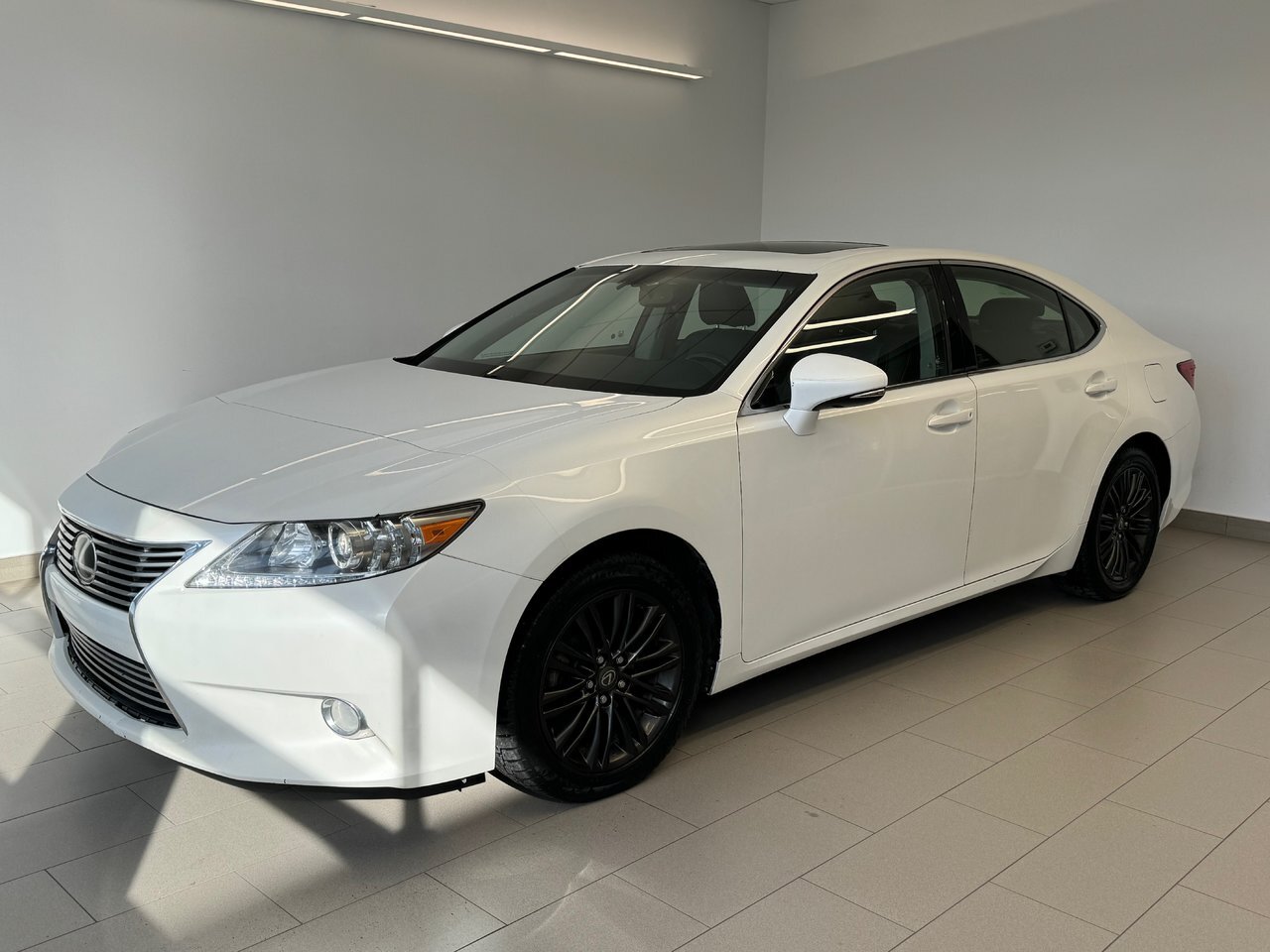 2014 Lexus ES 350 AWD / ROOF / LEATHER / ALLOWS / LUXURY AT AN AFFOR