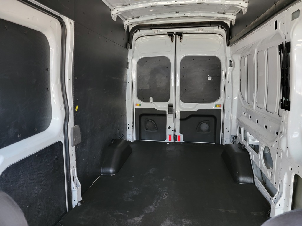 Ford Transit Cargo Van 2020 Climatisation, Mirroirs électriques, Vitres électriques, Verrouillage électrique, Miroirs chauffants, Bluetooth, Prise auxiliaire 12 volts, caméra-rétroviseur, Commandes de la radio au volant