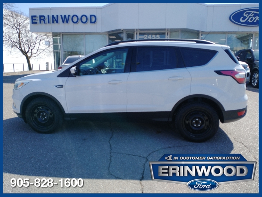 2018 Ford Escape SEL - <p>Efficiently Elegant 2018 Ford Escape SEL<