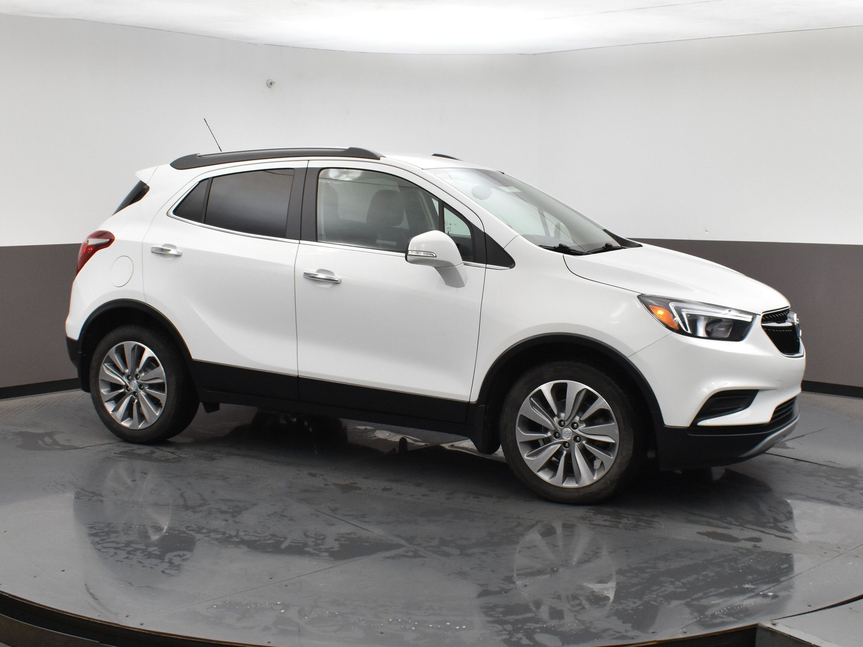 2019 Buick Encore Preferred with only 29k!! Preferred pkg w/ Remote 
