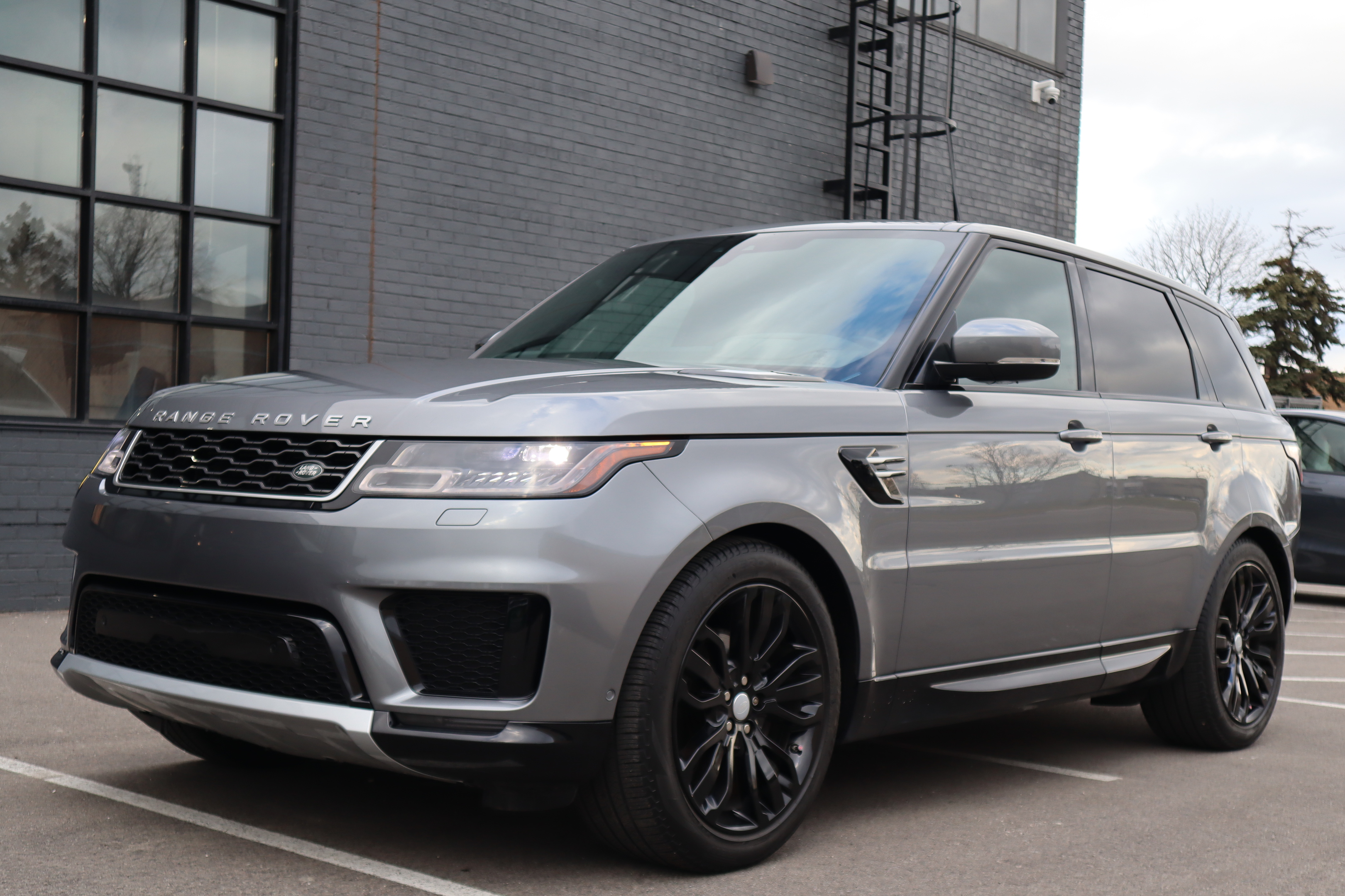 2020 Land Rover Range Rover Sport HSE LUXURY SPORT - LOW KMS
