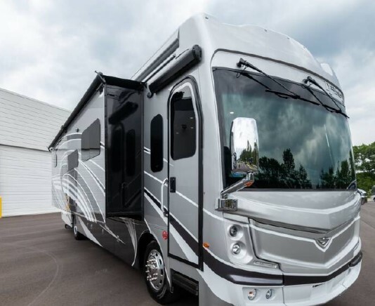 2024 Fleetwood Discovery 40M 